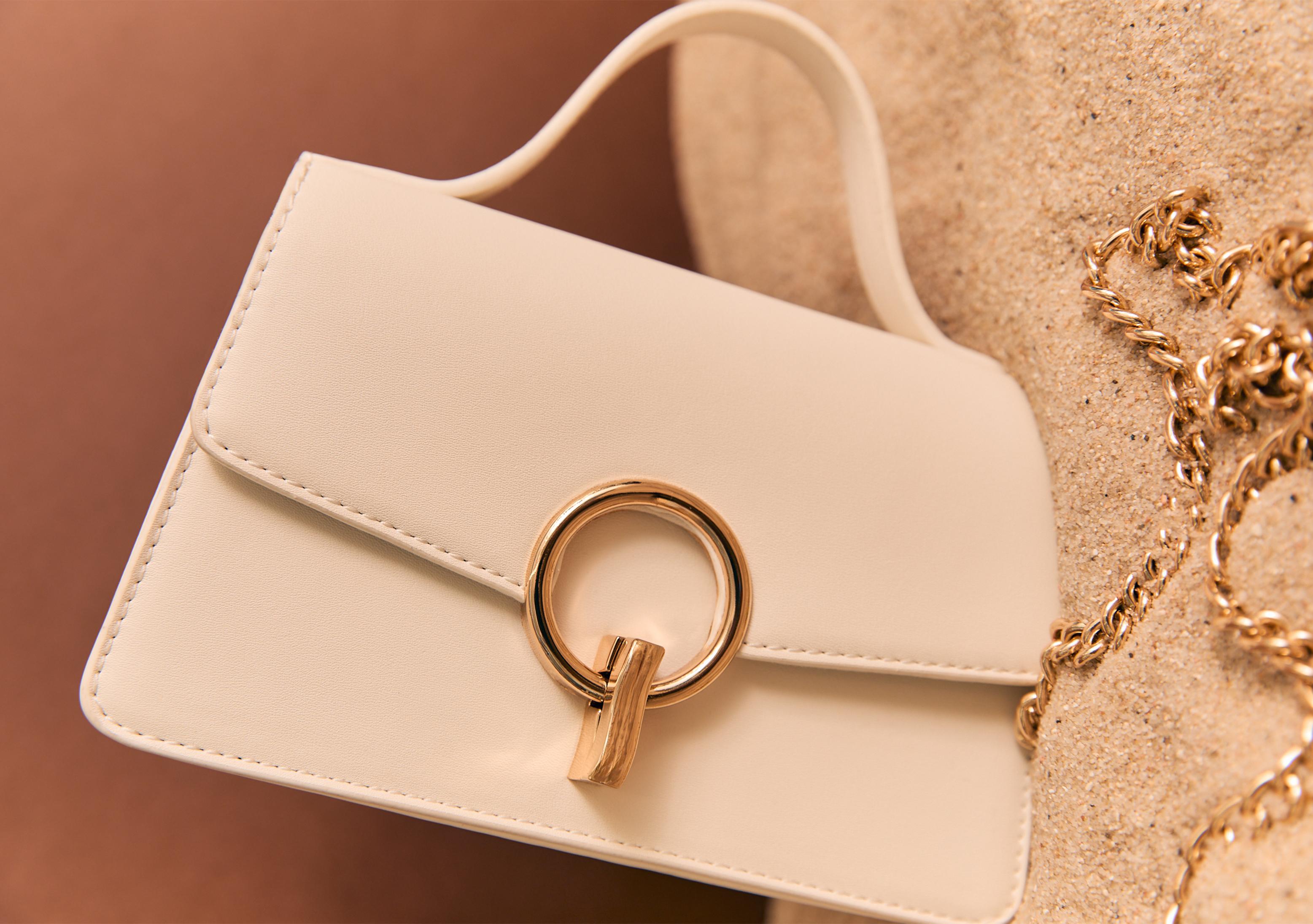 Round-clasp shoulder bag — White