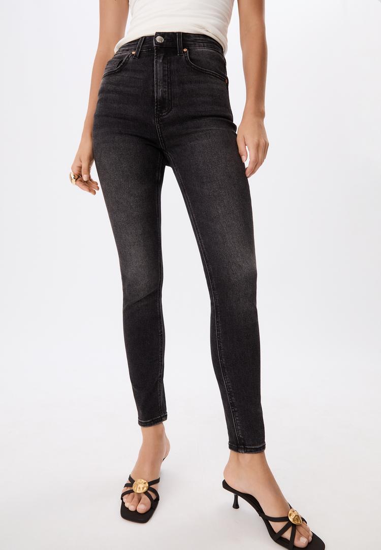 d09-skinny-jeans-mit-sehr-hohem-bund