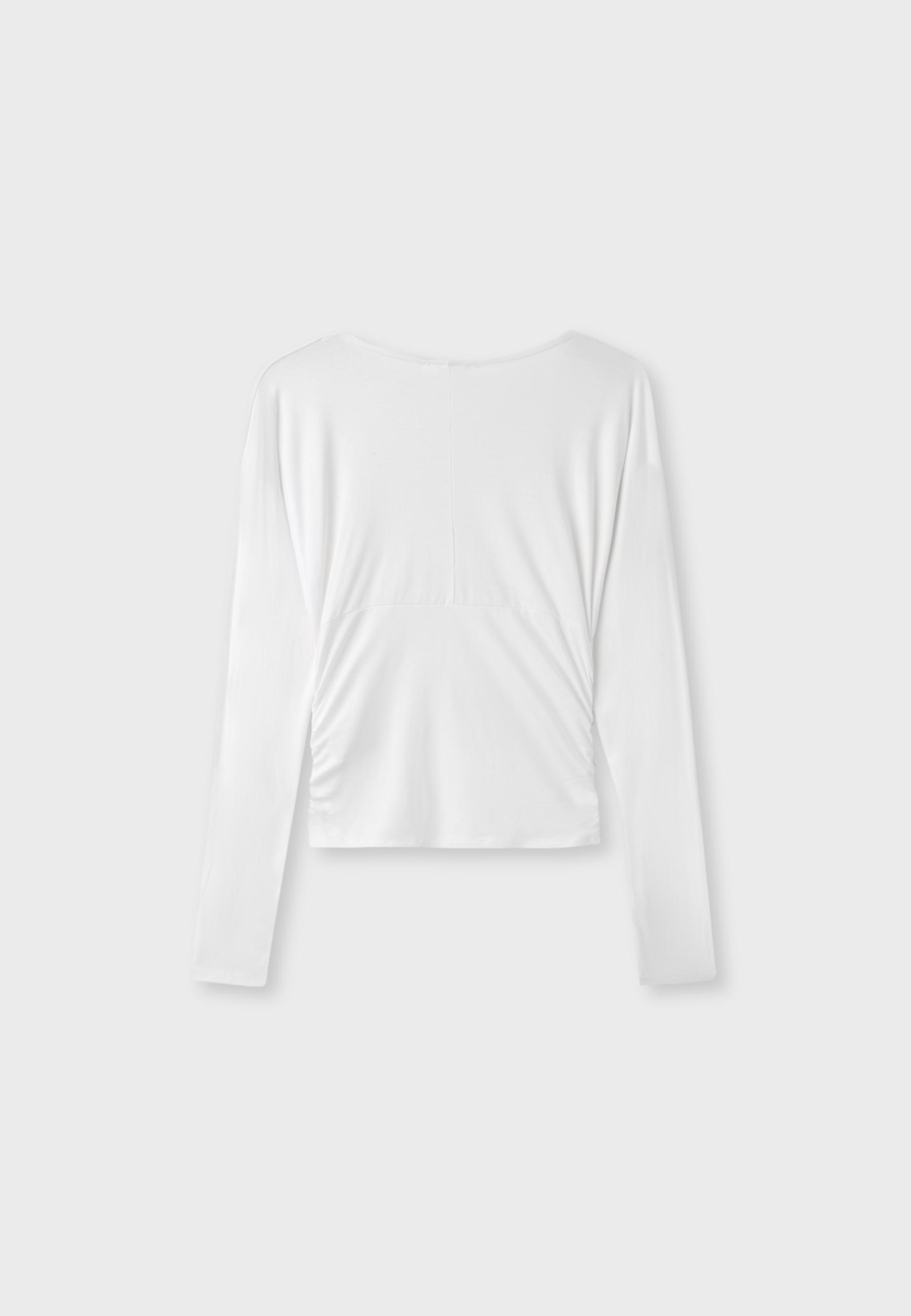 Long sleeve V-neck T-shirt — Ecru