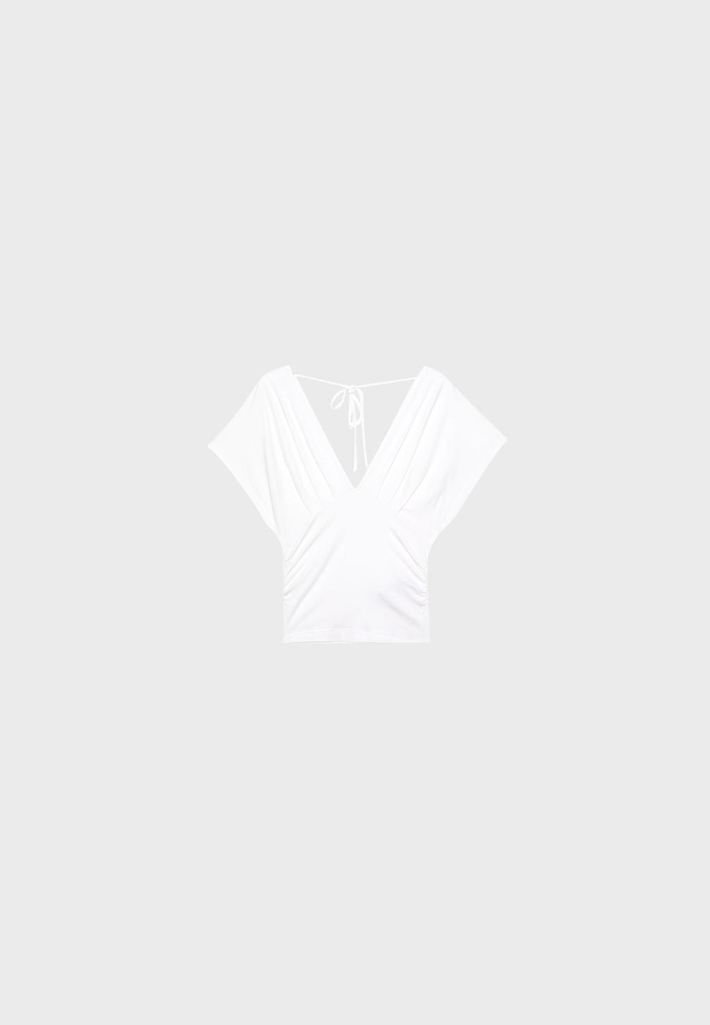 Camiseta frunce escote pico