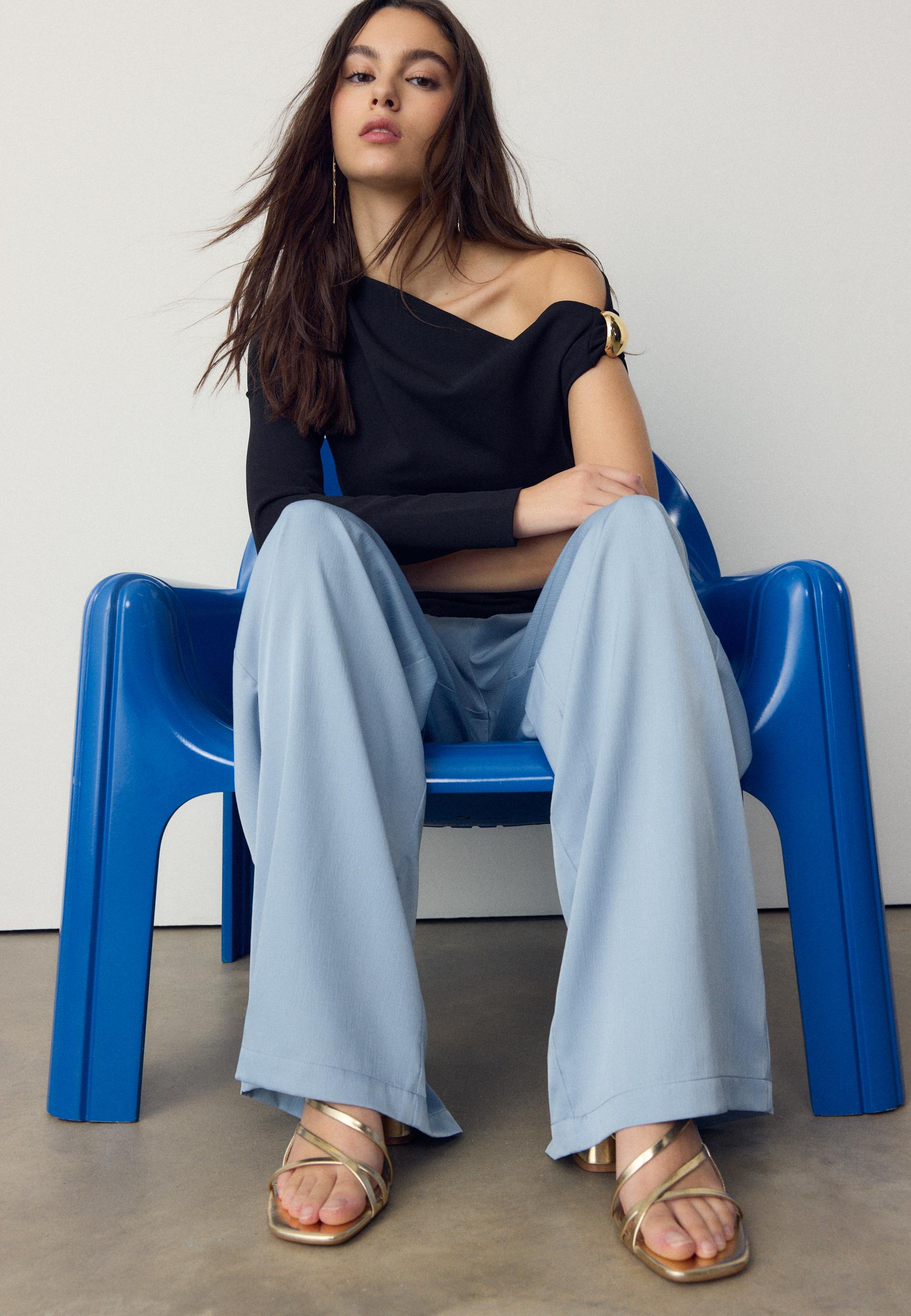 Flowing creased-effect trousers with tie — Sky blue