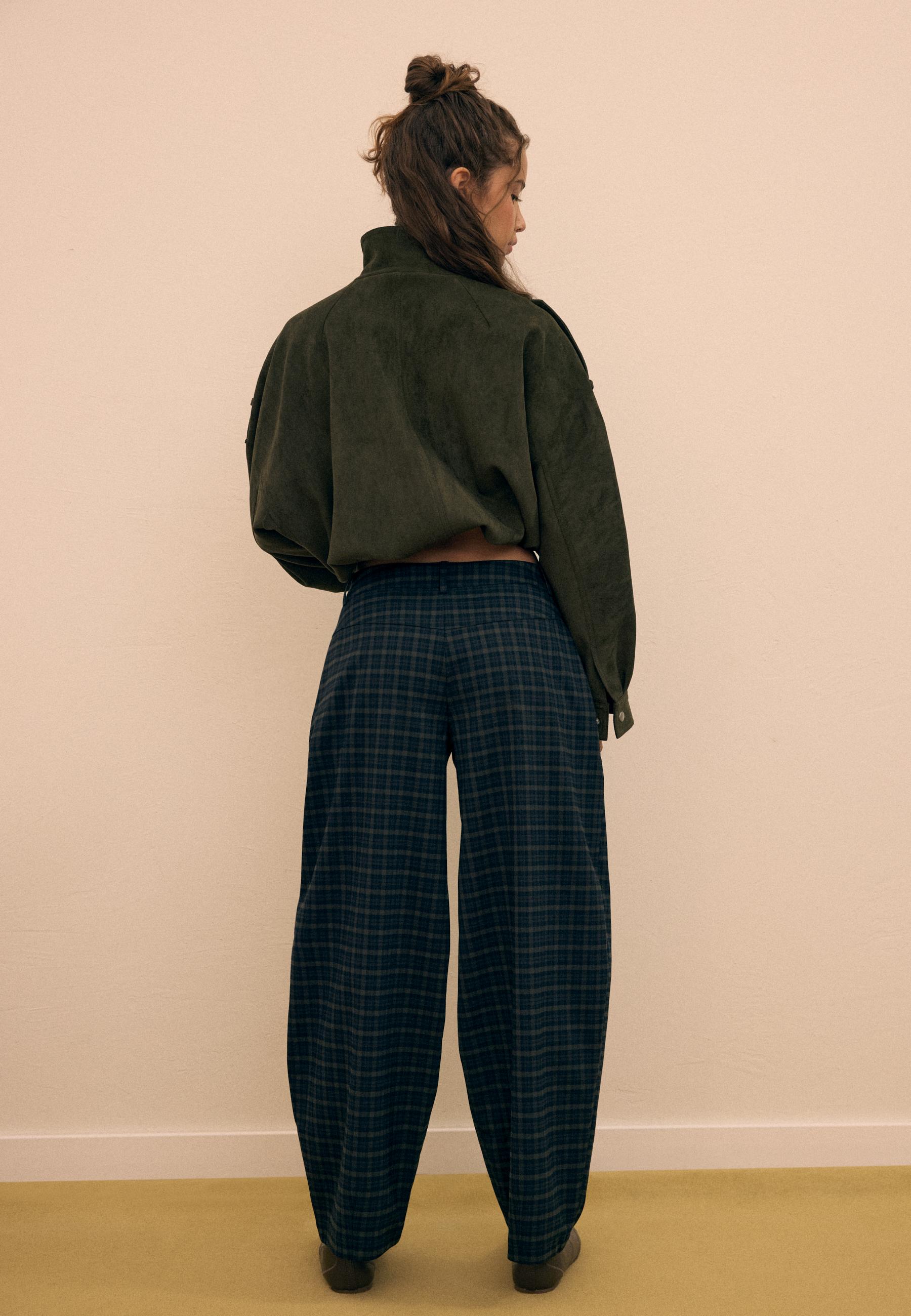 Check barrel dress trousers — Navy blue