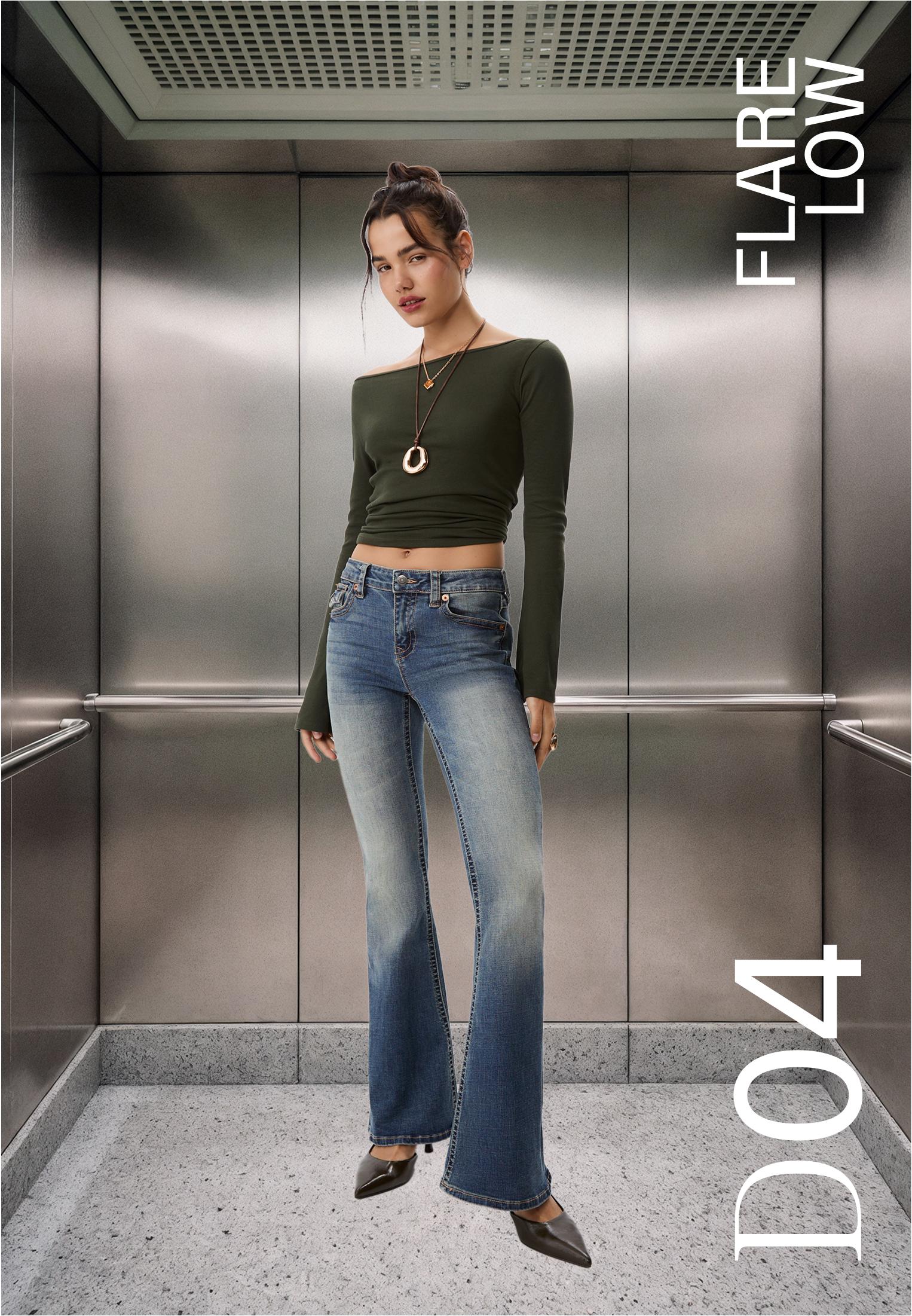 D04 low rise flared jeans — MEDIUM DENIM WASH