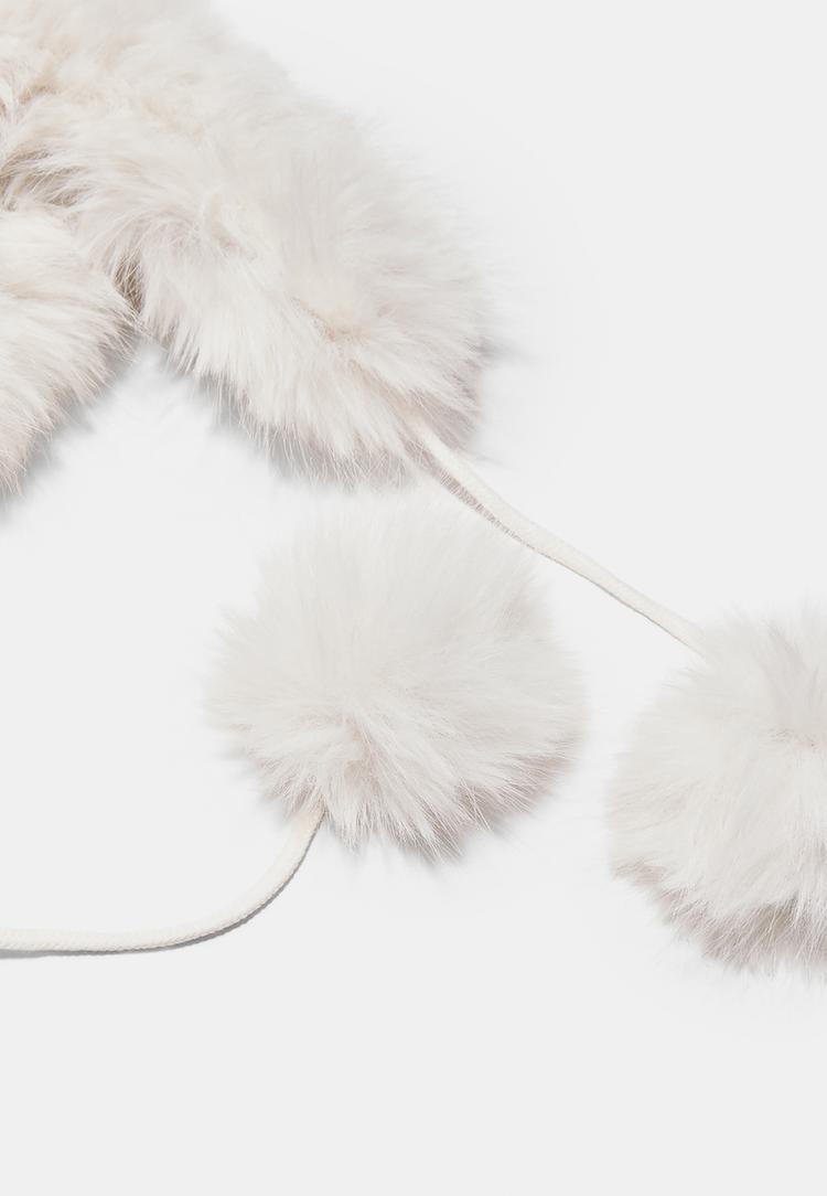 fliegermutze-mit-kunstfellpompons