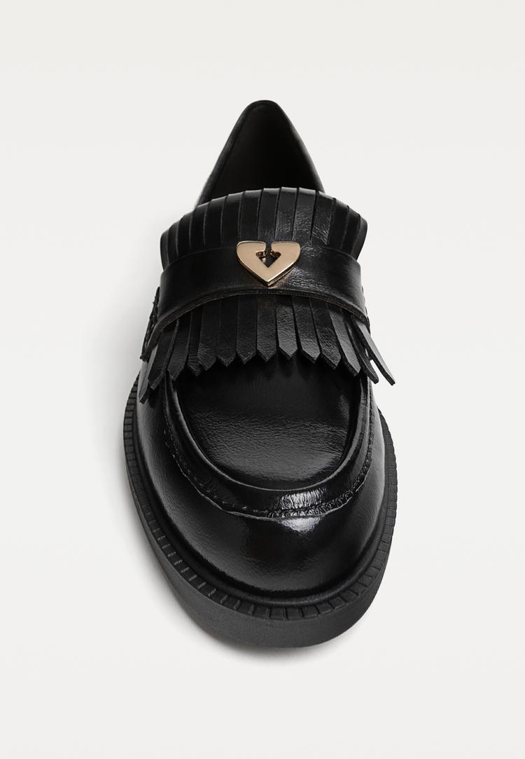 mocasines detalle metalico