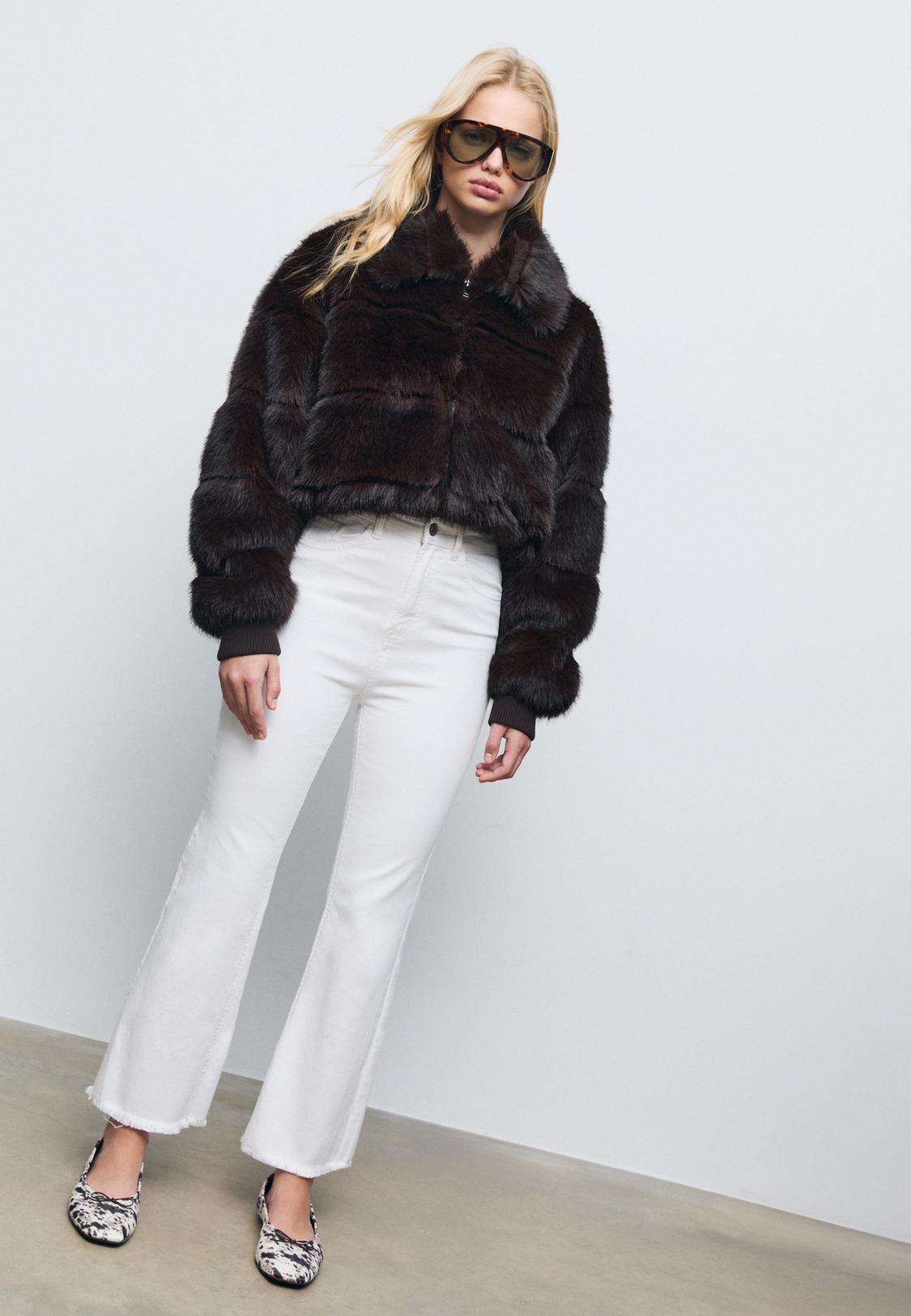 D78 cropped flared jeans