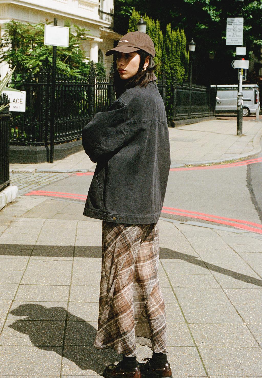 Cazadora bolsillos cuello combinado