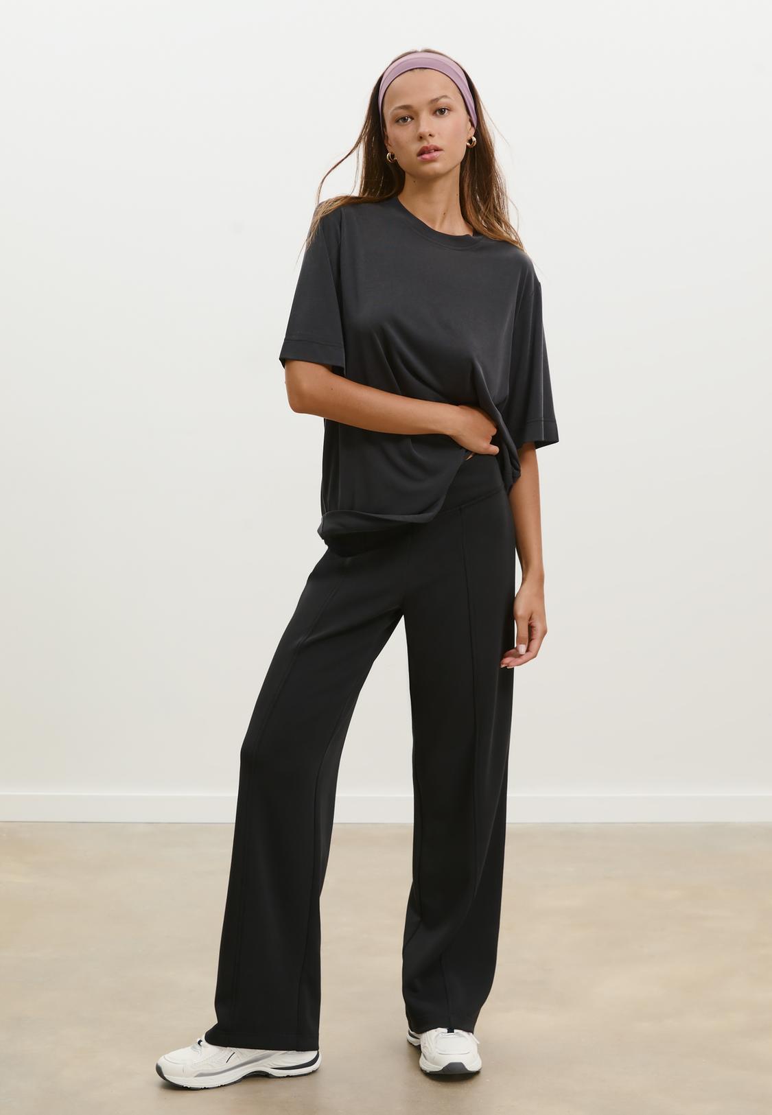 Soft-touch oversize turtleneck Women's fashion Stradivarius Kuwait