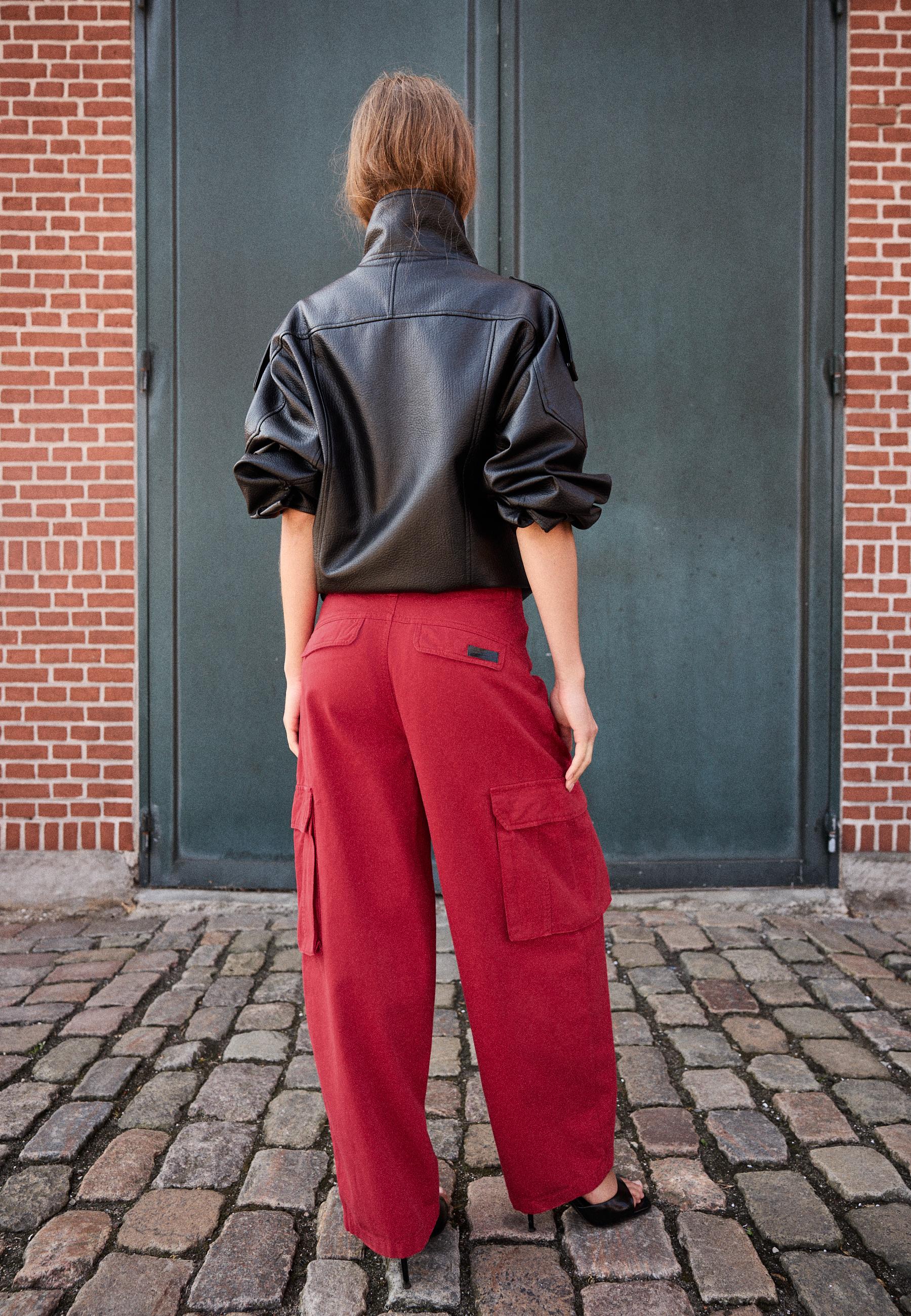 Barrel cargo trousers — Red