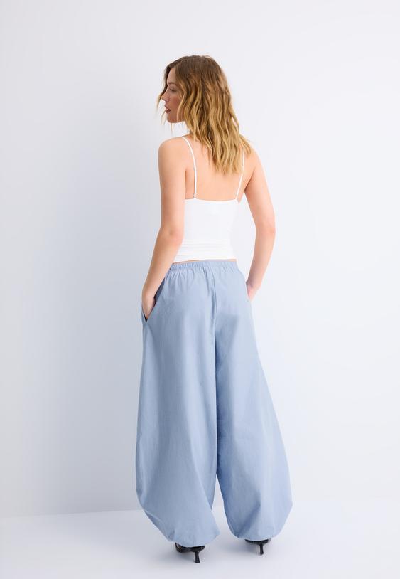 pantalon volumen popelin