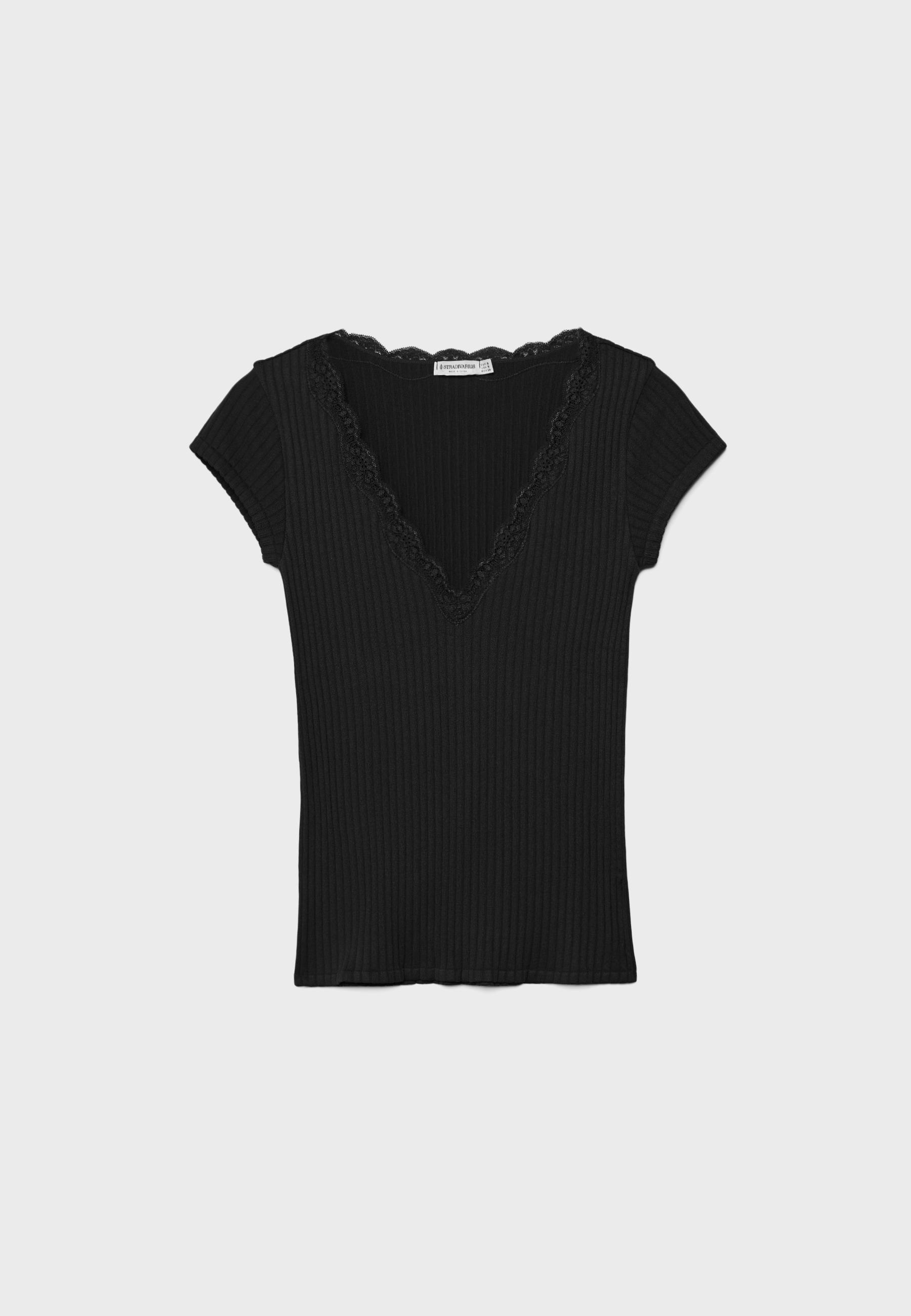 V-neck lace short sleeve T-shirt — Black