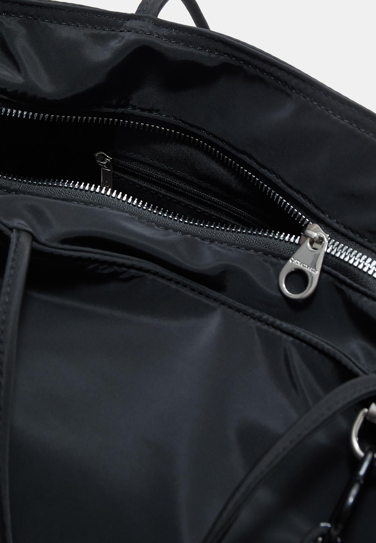 Shopper bag with charm — Black