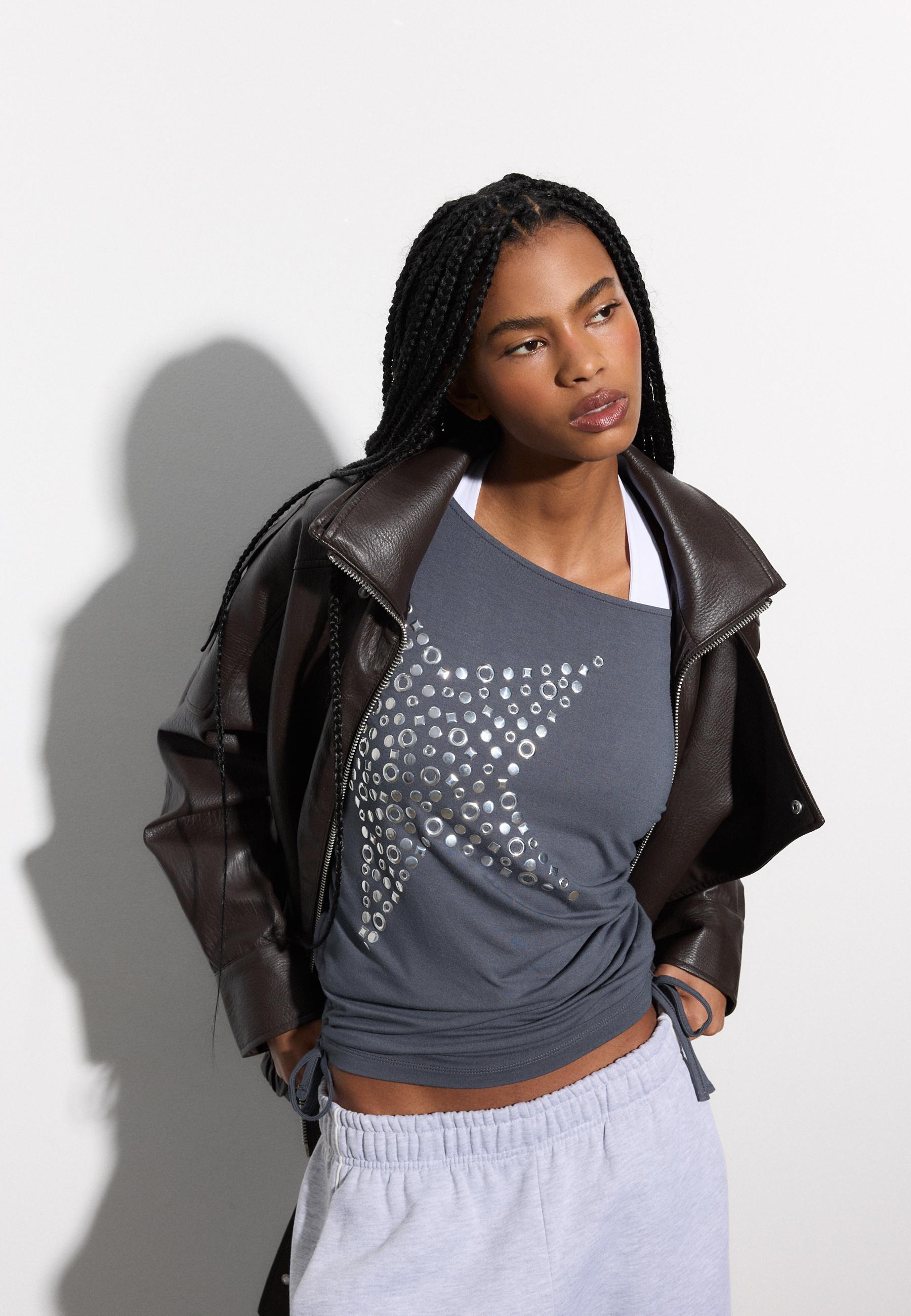 Star stud T-shirt — Dark grey