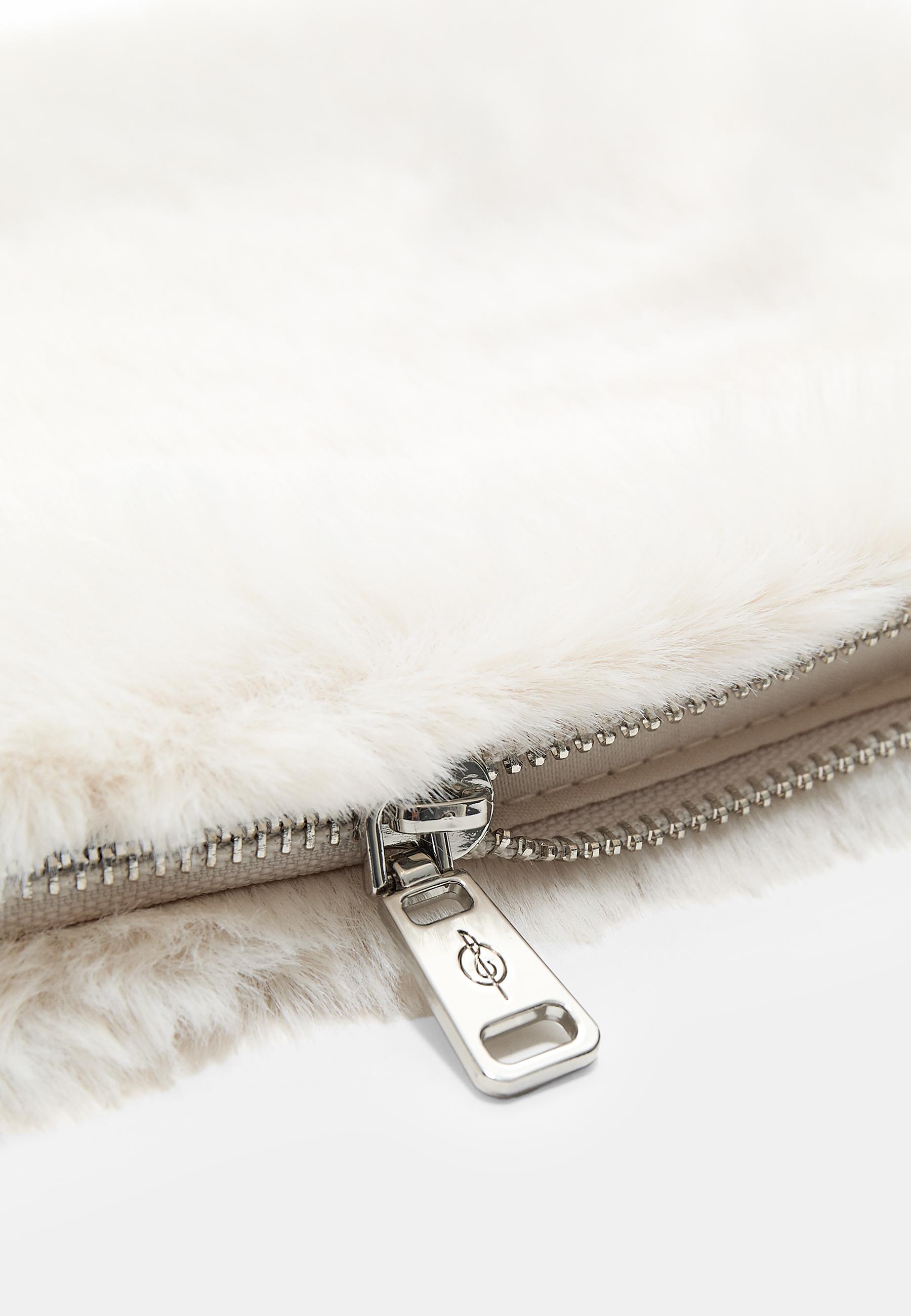 Faux fur toiletry bag — Ecru