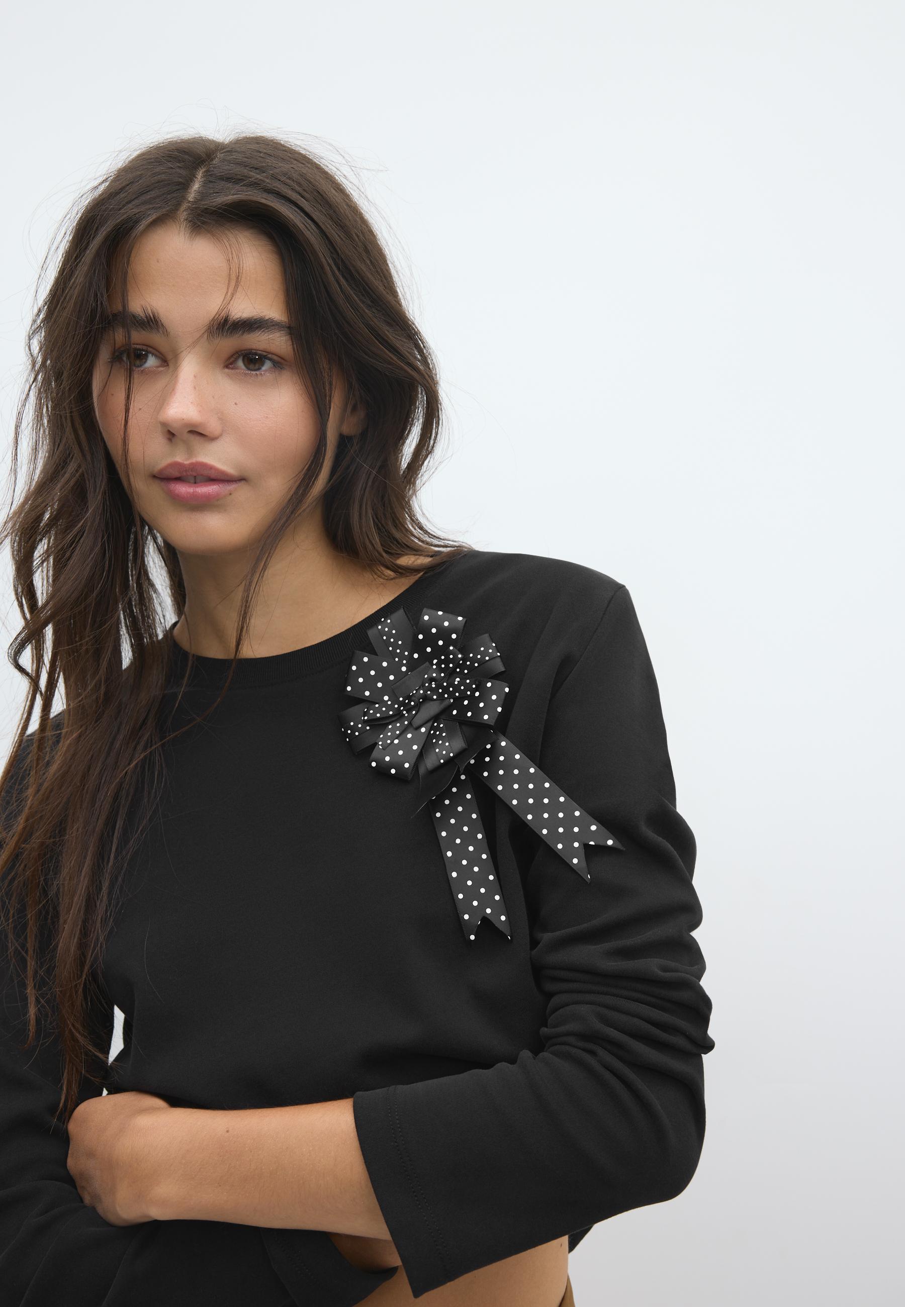 Polka dot bow brooch — Black