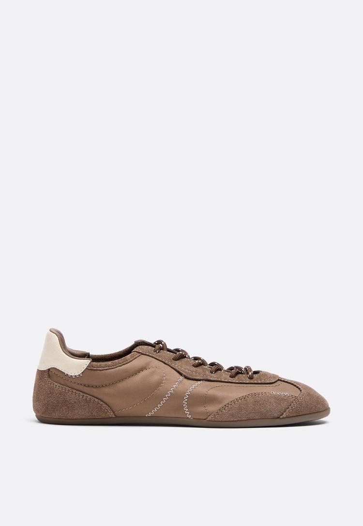 Stradivarius Sneakerinas à lacets avec détails en cuir MARRON 38