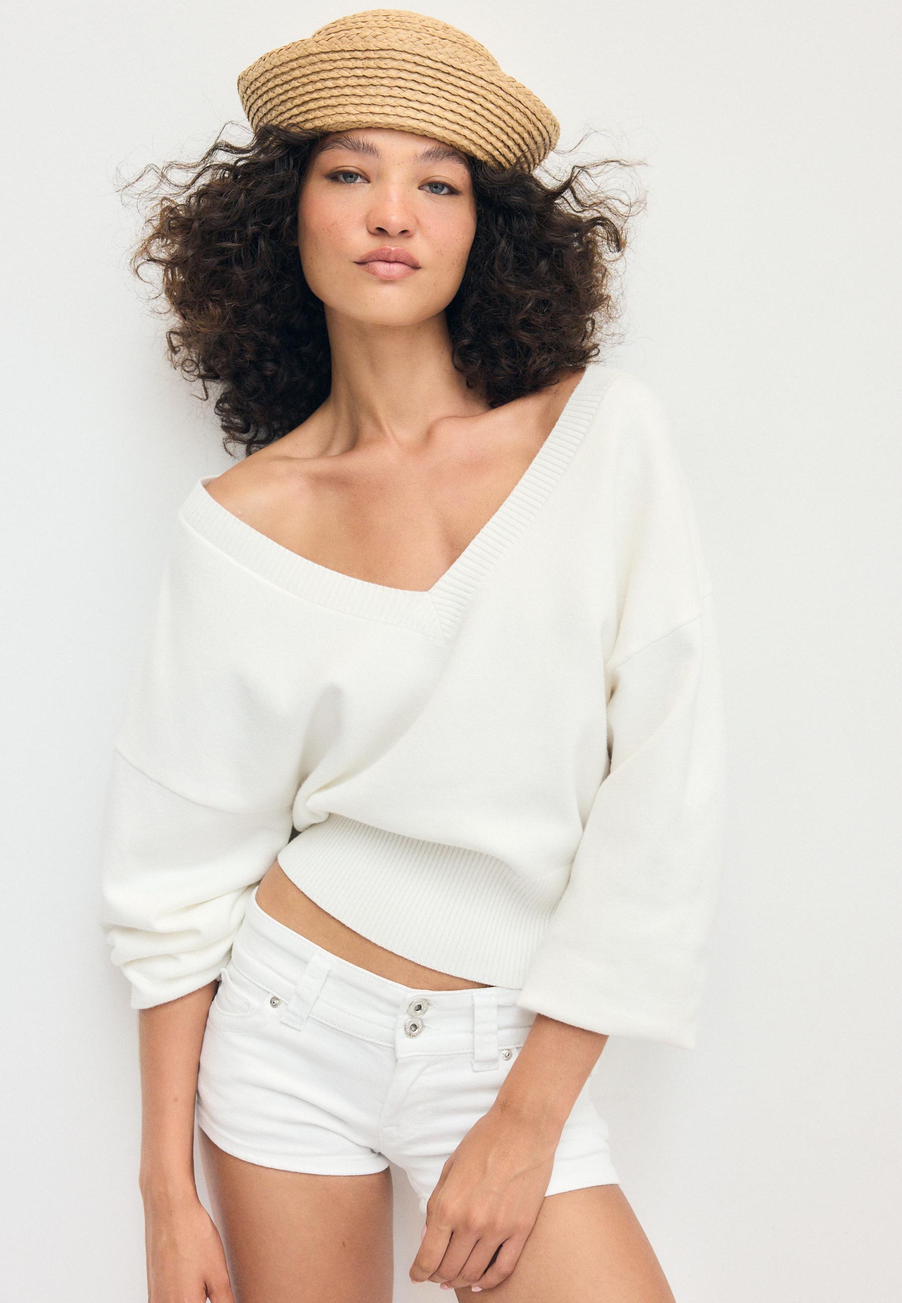 V-neck batwing sleeve jumper — Ecru