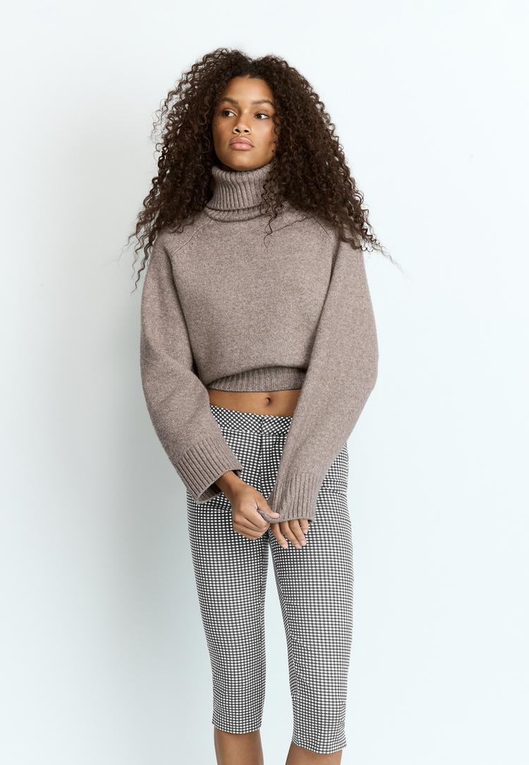 Stradivarius Bengalina Capri Hlače Prozirno 40