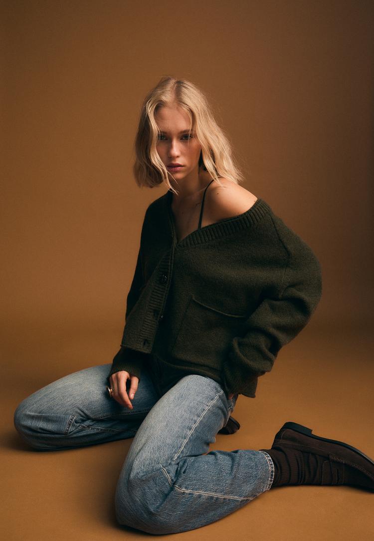 chaqueta punto detalle doble cuello