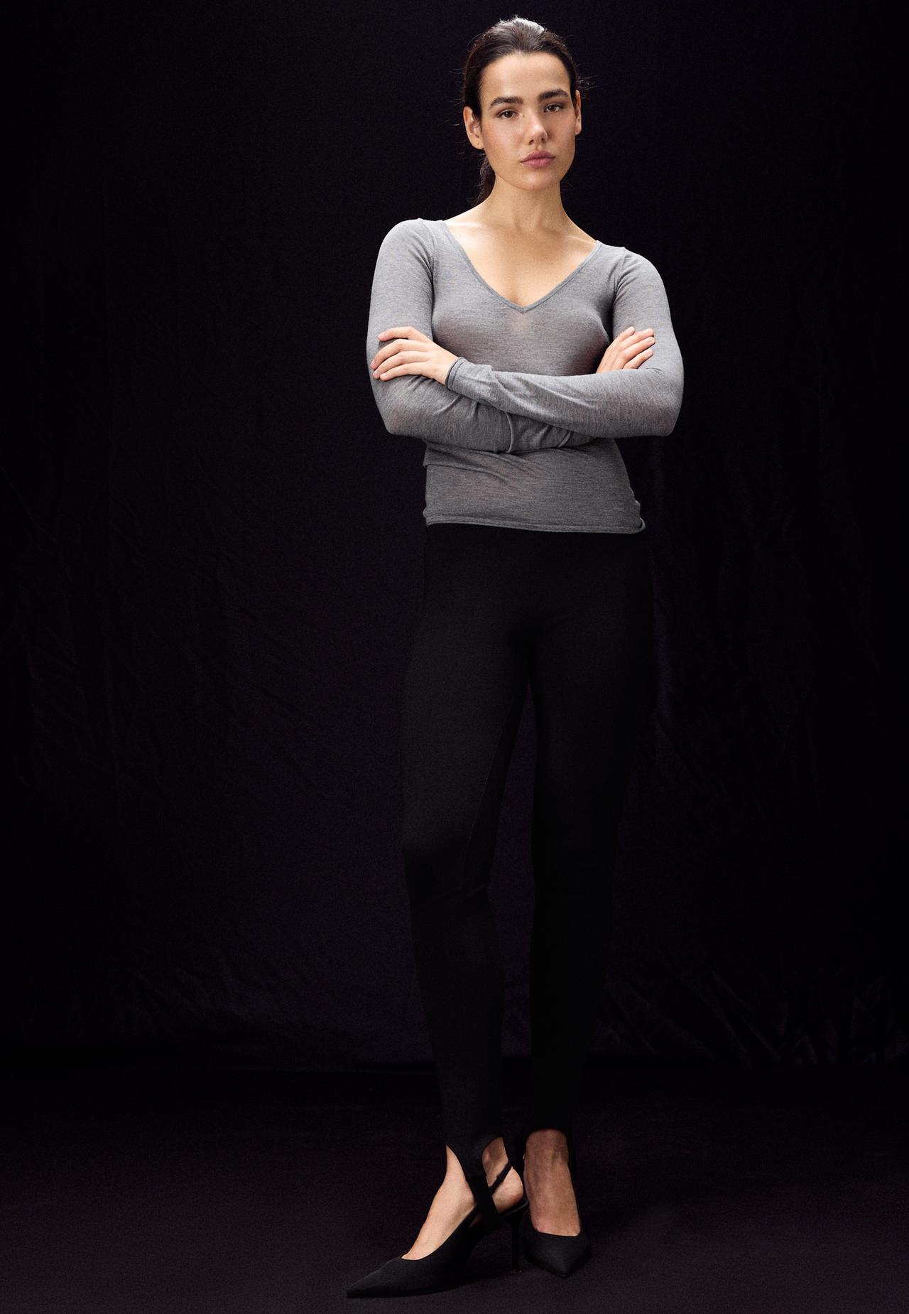 Basic wool and silk V-neck sweater — Grey melange
