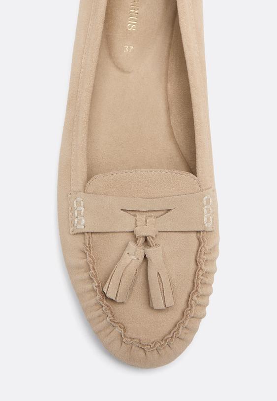 leather tassel loafers