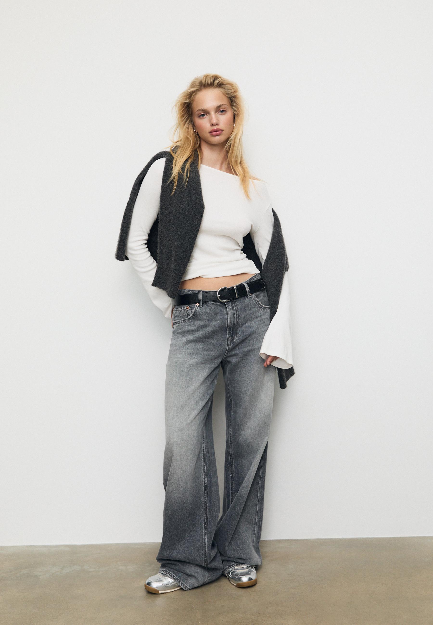 Basic bell sleeve T-shirt — Ecru