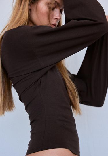 B11 Japanese long sleeve fitted waist T-shirt — Brown 1