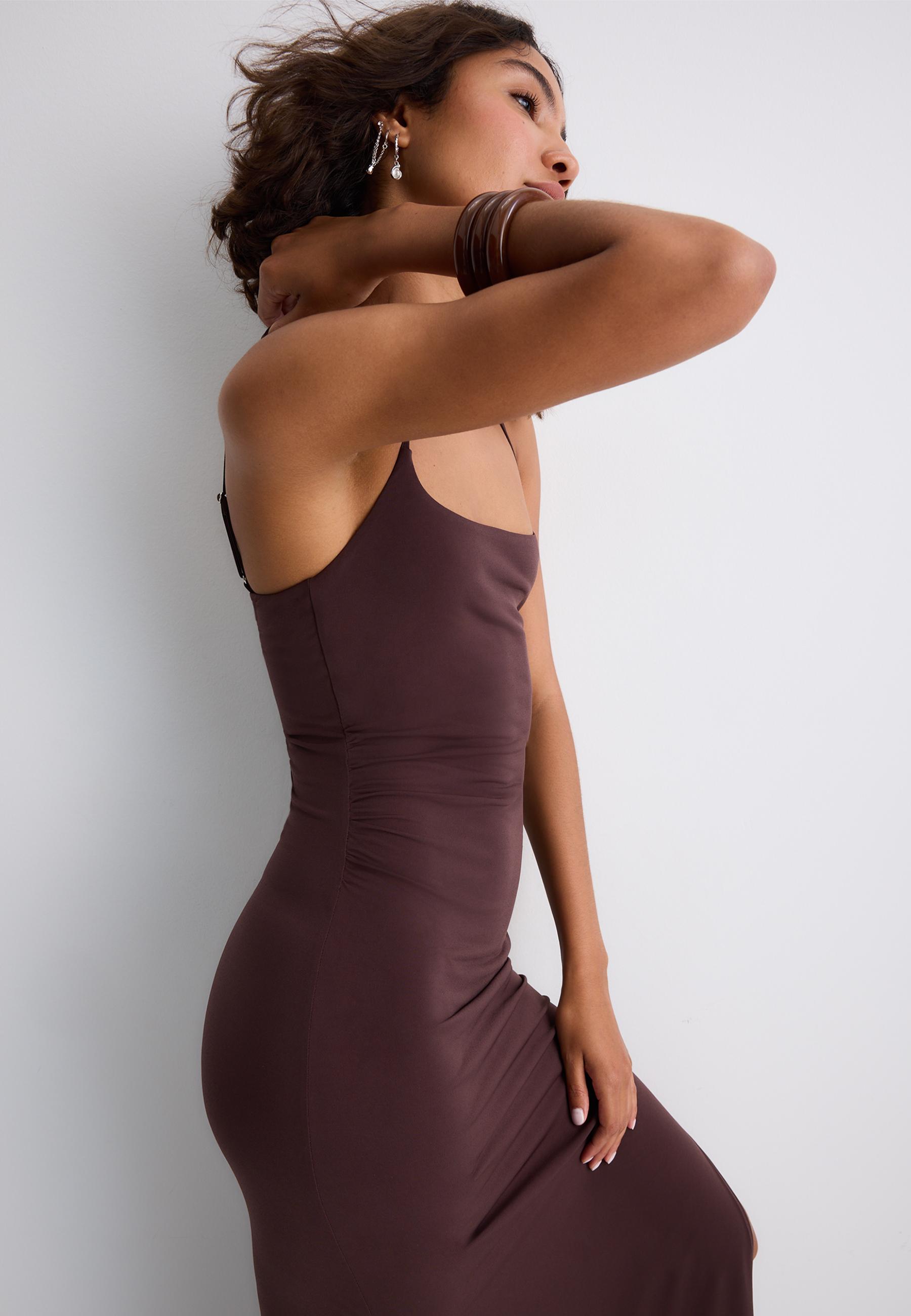 Gathered strap midi dress — Brown