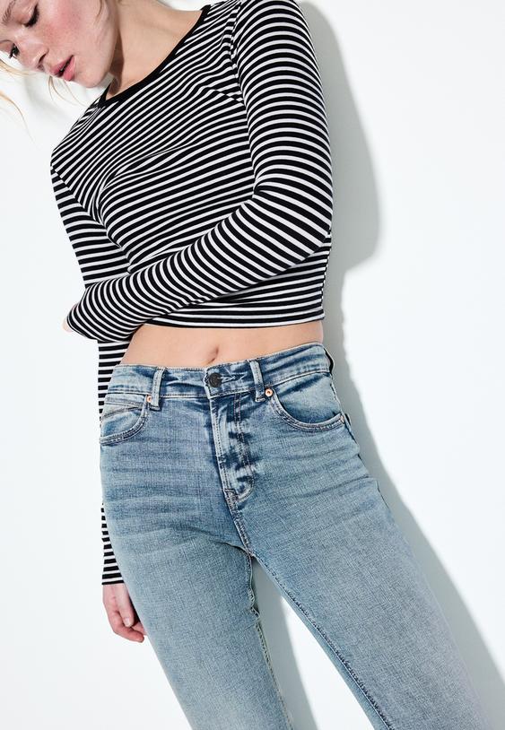 Stradivarius D74 Bell Bottom Jeans With Split Medium Light Blue Denim 10