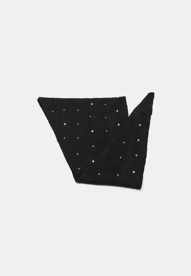 cachecol triangular com tachas