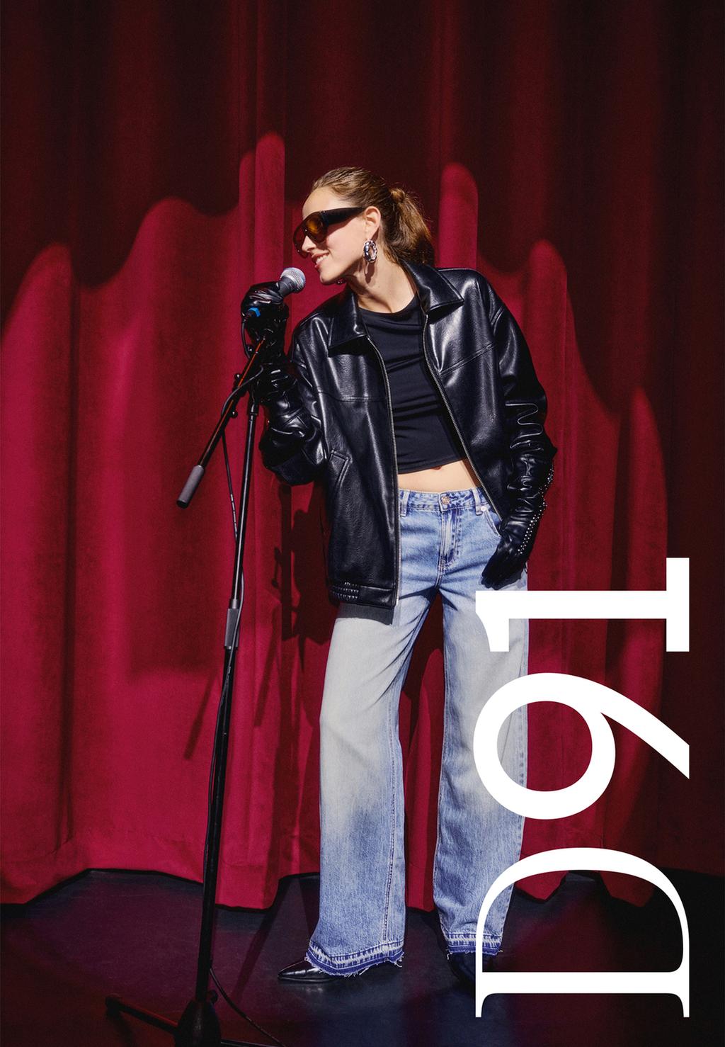 D91 Low wide-leg jeans