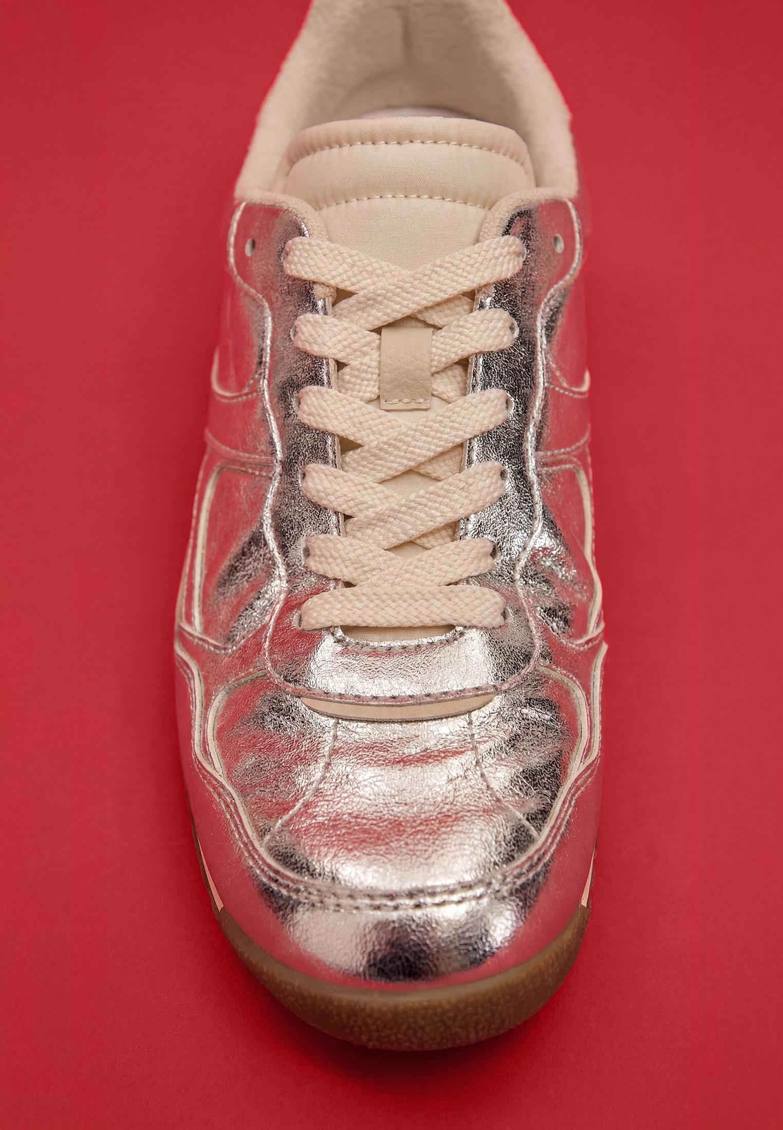 Metallic-effect trainers — SILVER