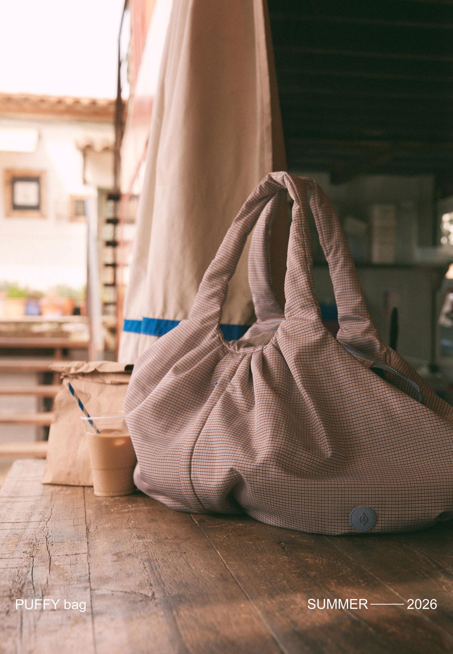 Quilted maxi bag — Sky blue