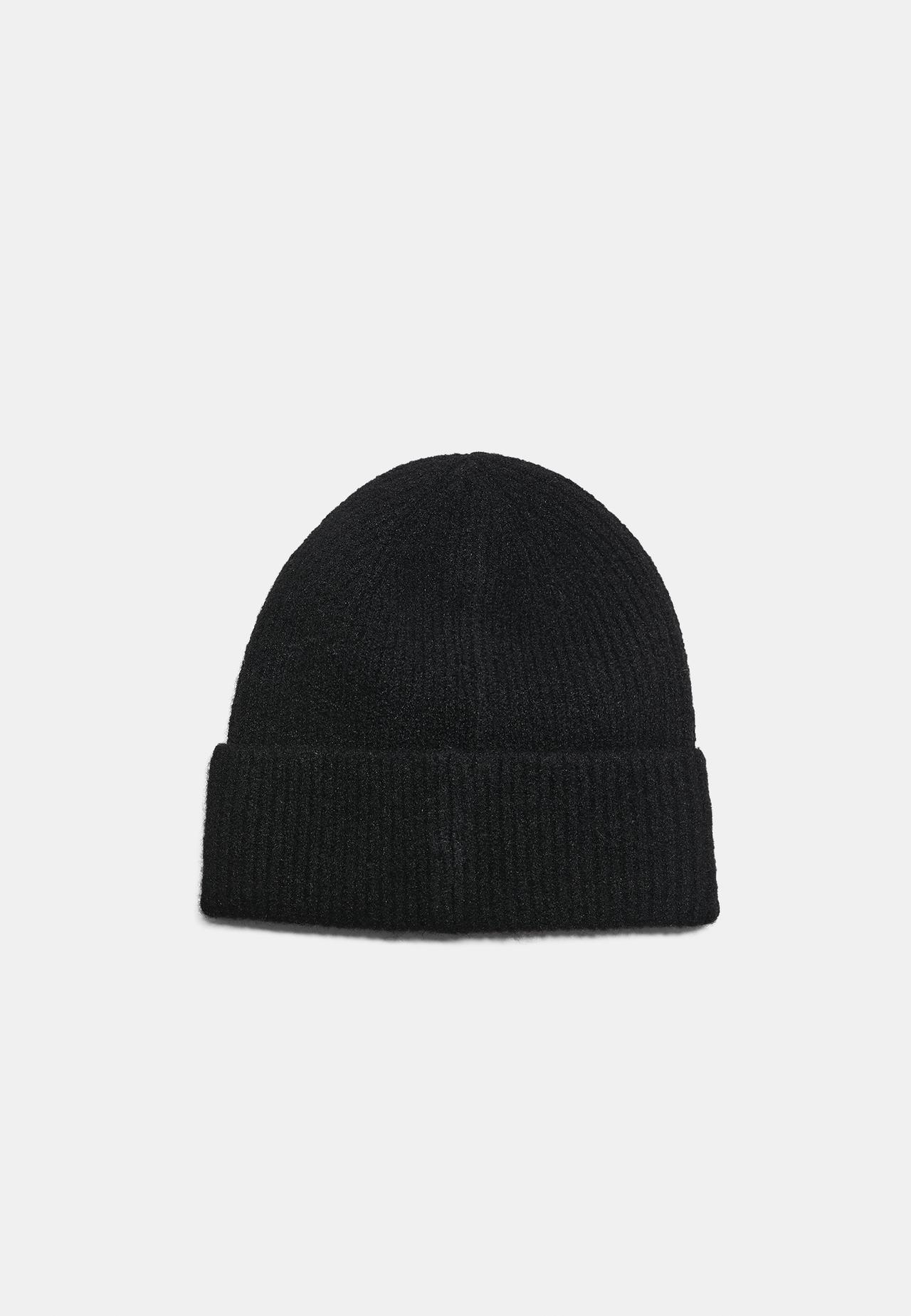Basic knit beanie — Black