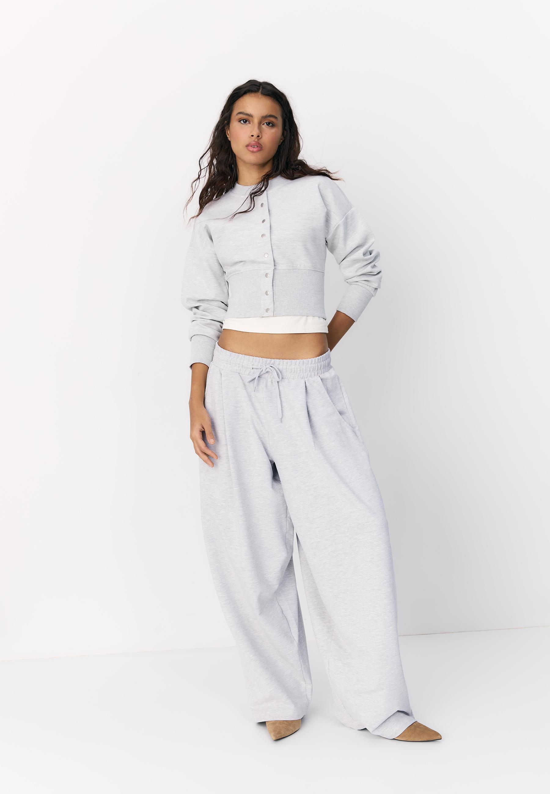 Darted balloon jogger trousers - Women's fashion | Stradivarius