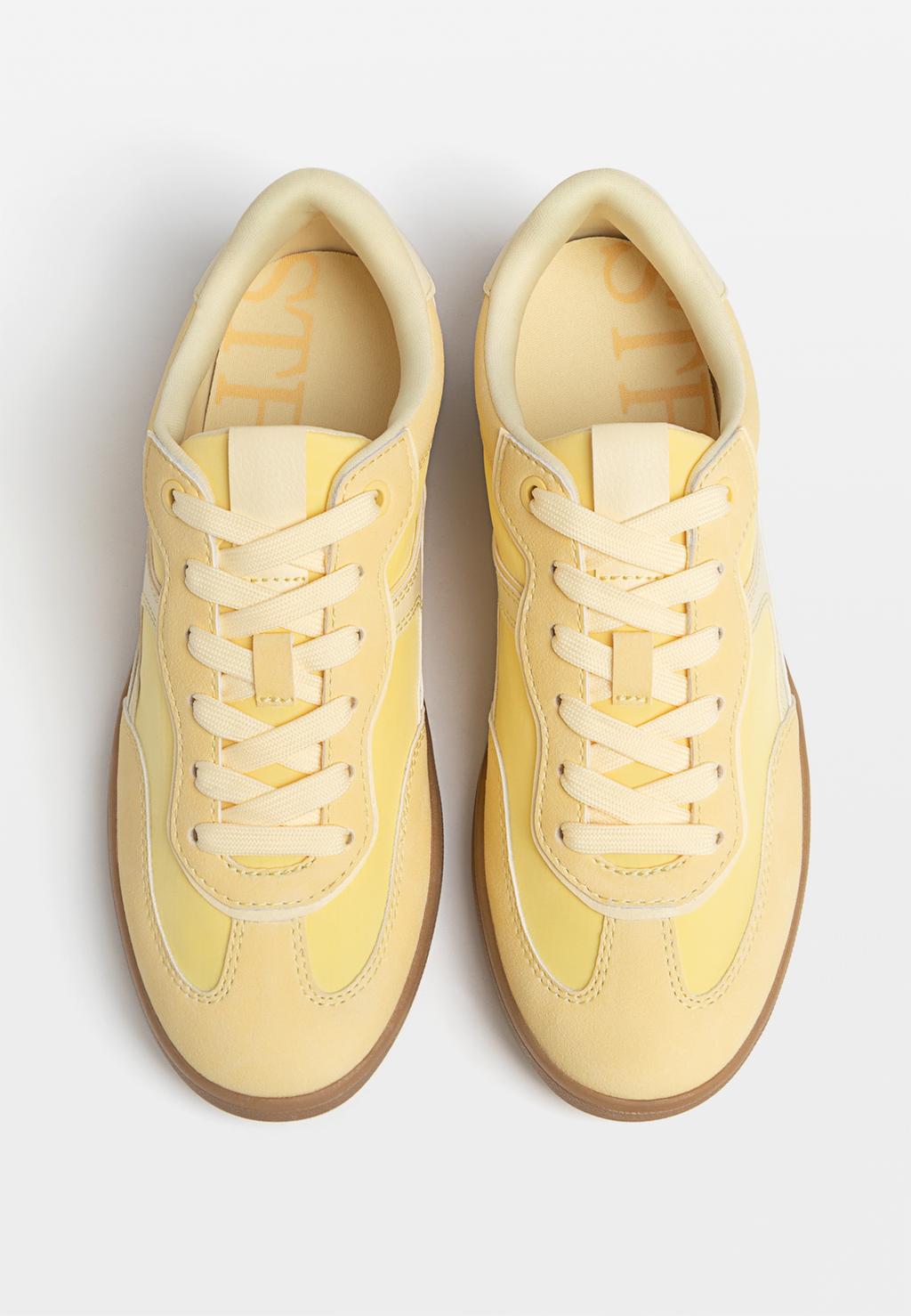 Baskets casual rétro
