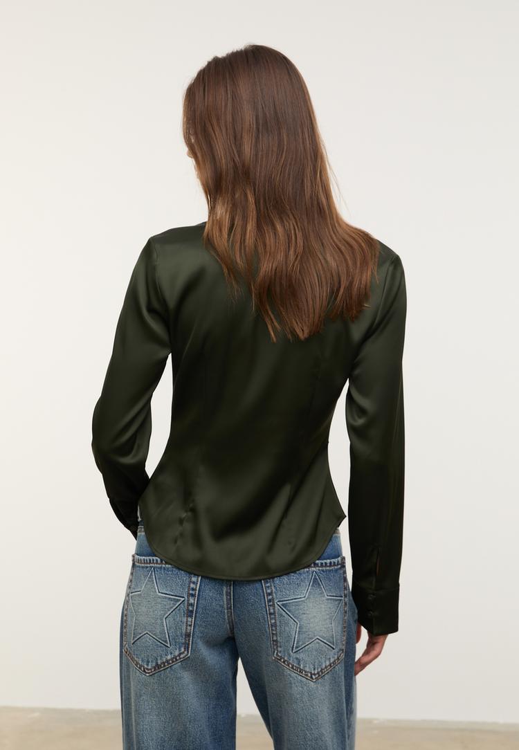 camisa fitted acetinada