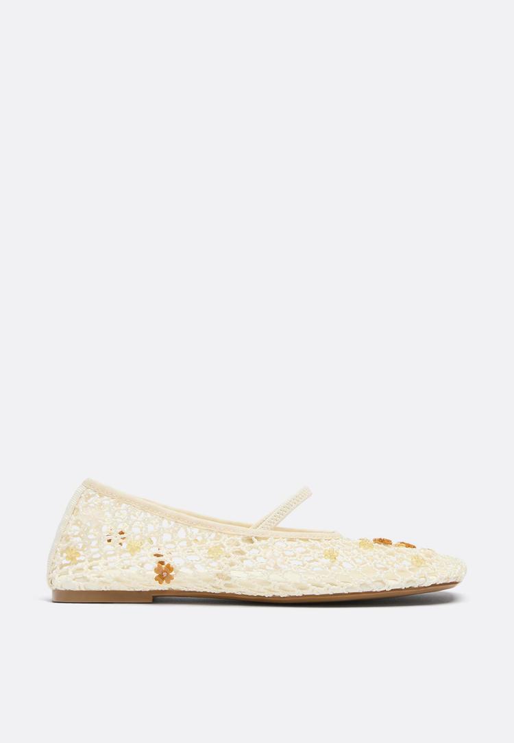 flache-meshschuhe-mit-charms