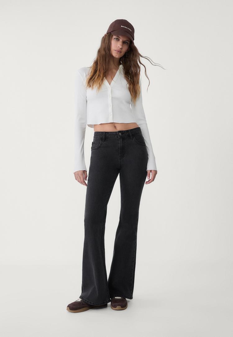 polo crop botones