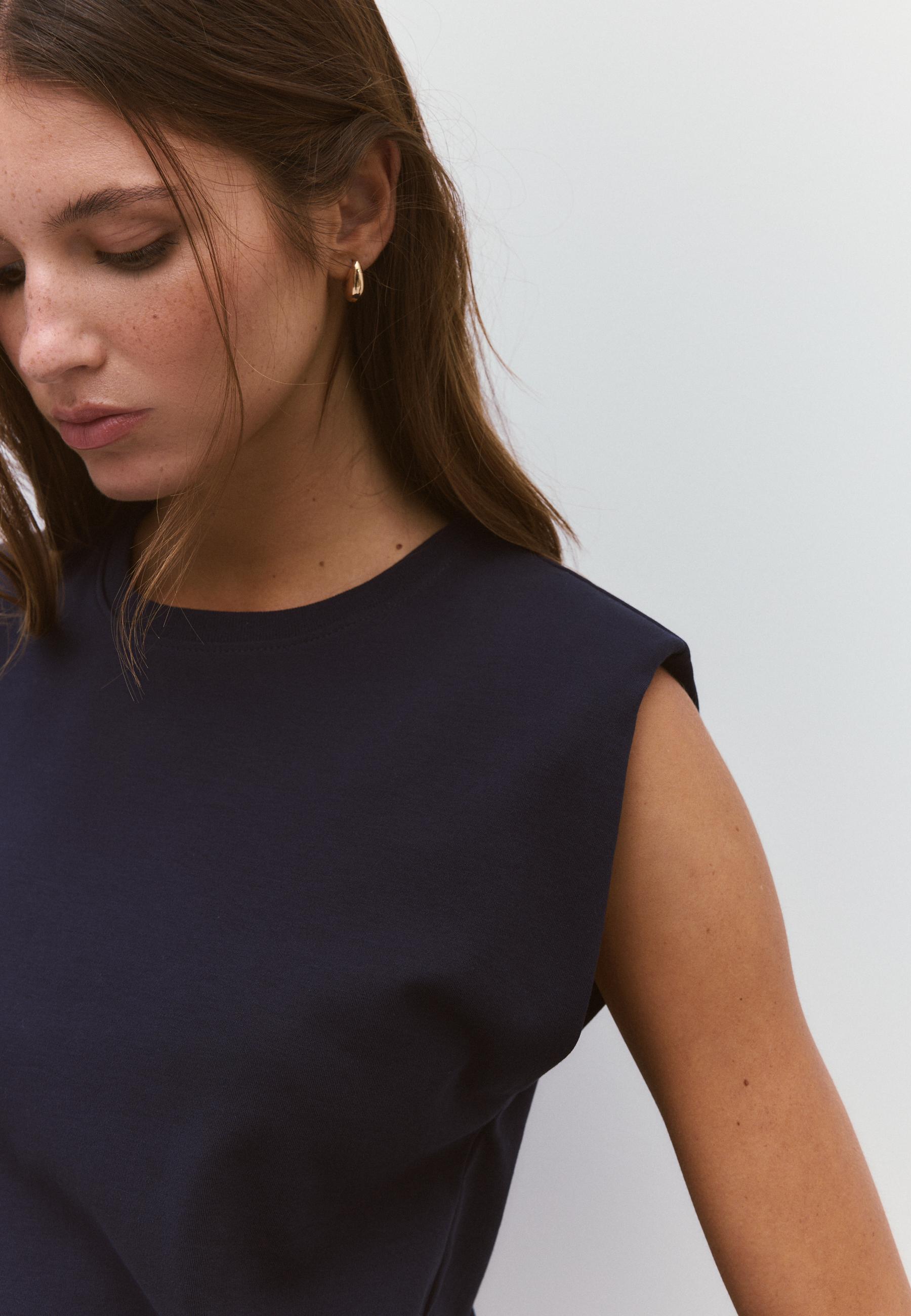 B05 Padded shoulder basic T-shirt — Dark blue