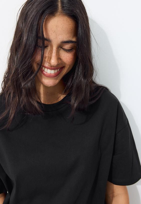 short sleeve tshirt with lace hem