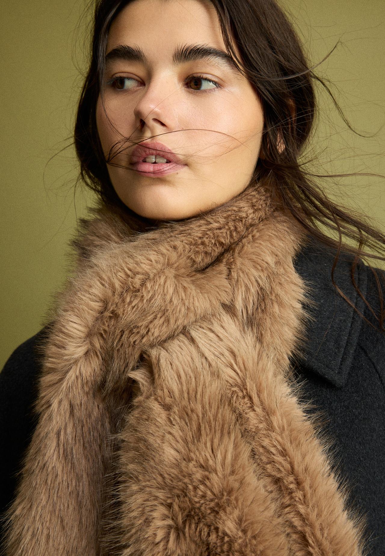 Faux fur scarf — Brown