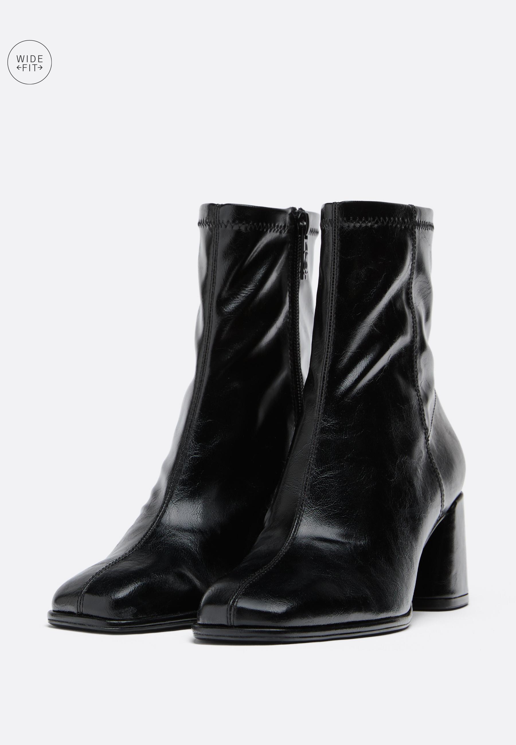 WIDE FIT. Basic mid-heel ankle boots — BLACK 