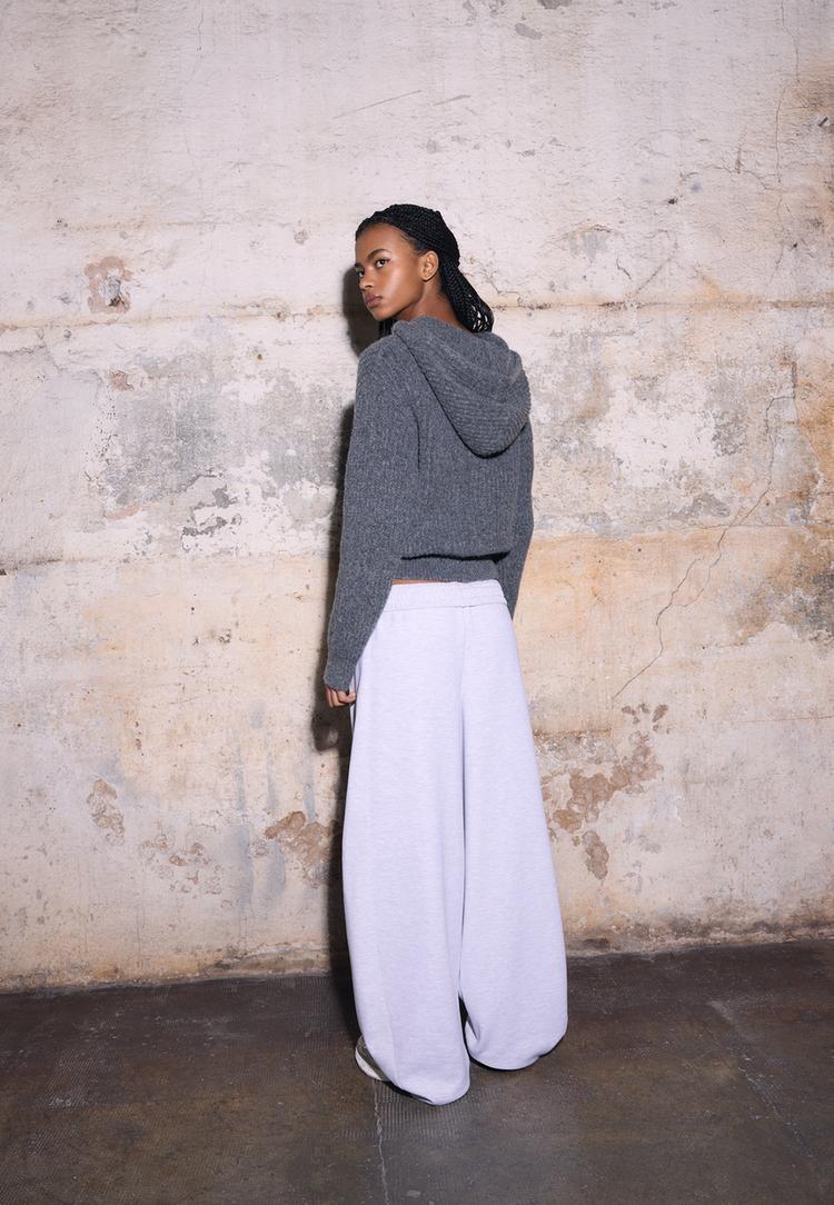 cardigan con bottoni e cappuccio