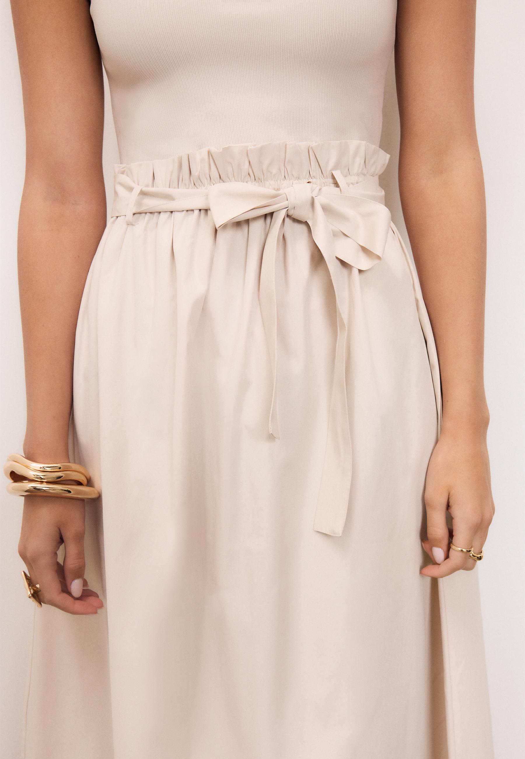 İki malzemeli midi elbise