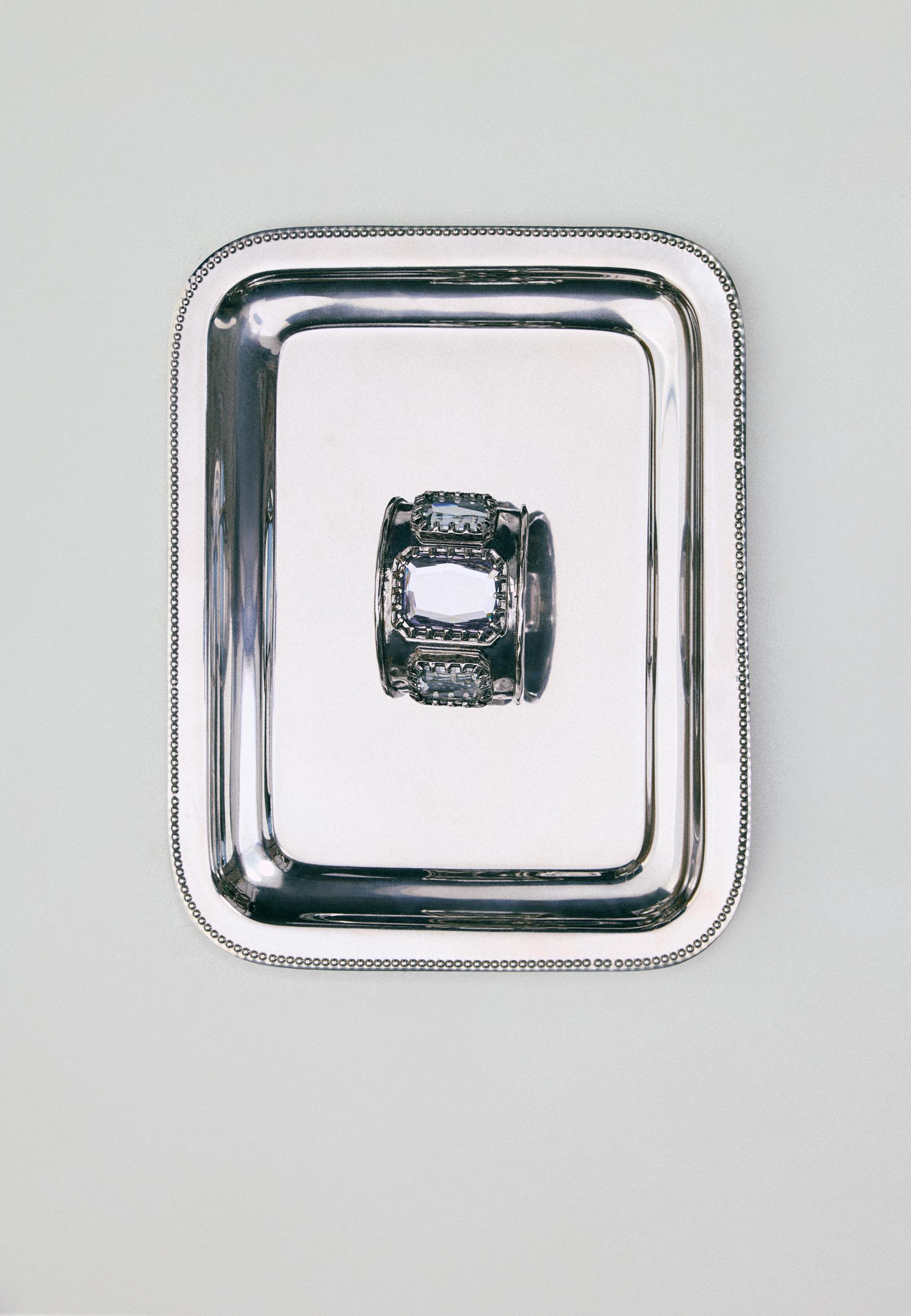 Jewel cuff — Grey