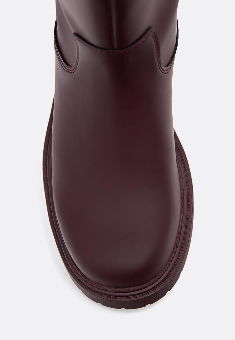 botas planas efecto goma