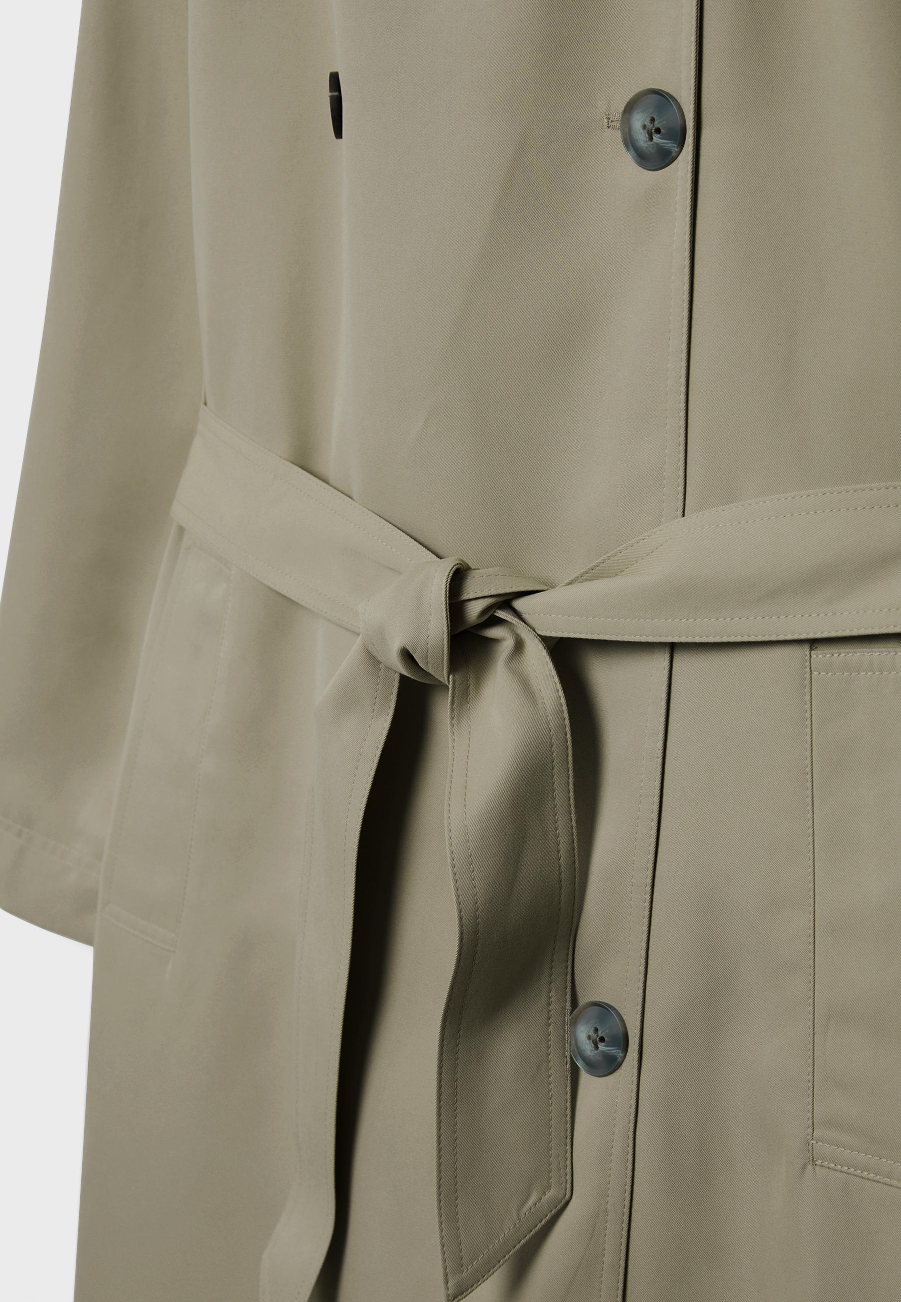 Dökümlü uzun trençkot - Görsel 9