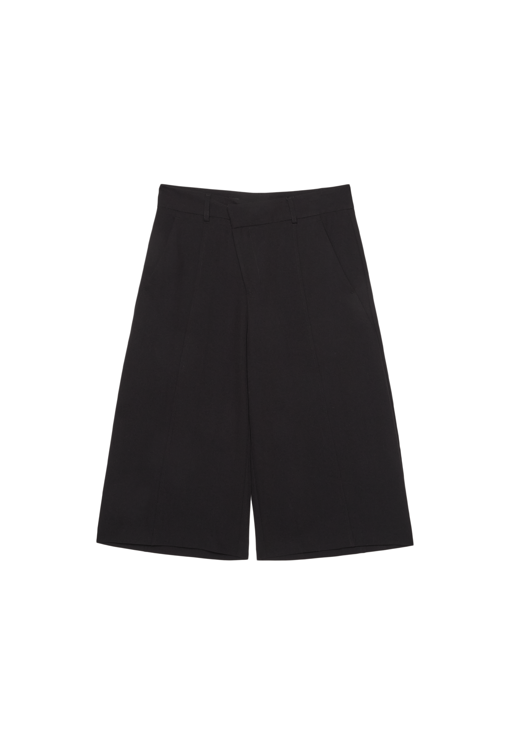 Crossed-waist smart Bermuda shorts — Black