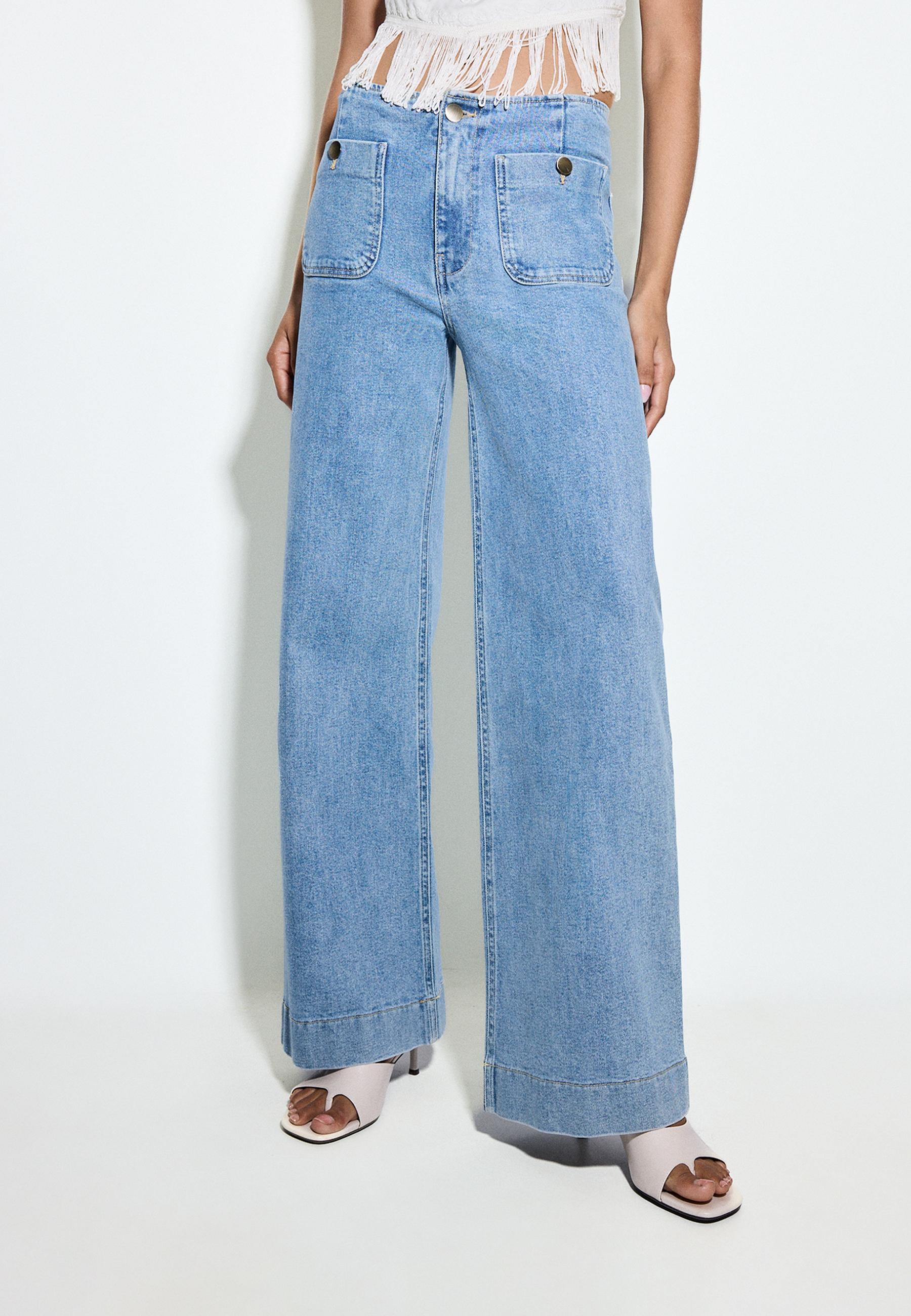 D77 Minimalist jeans with pockets - Women's fashion | Stradivarius